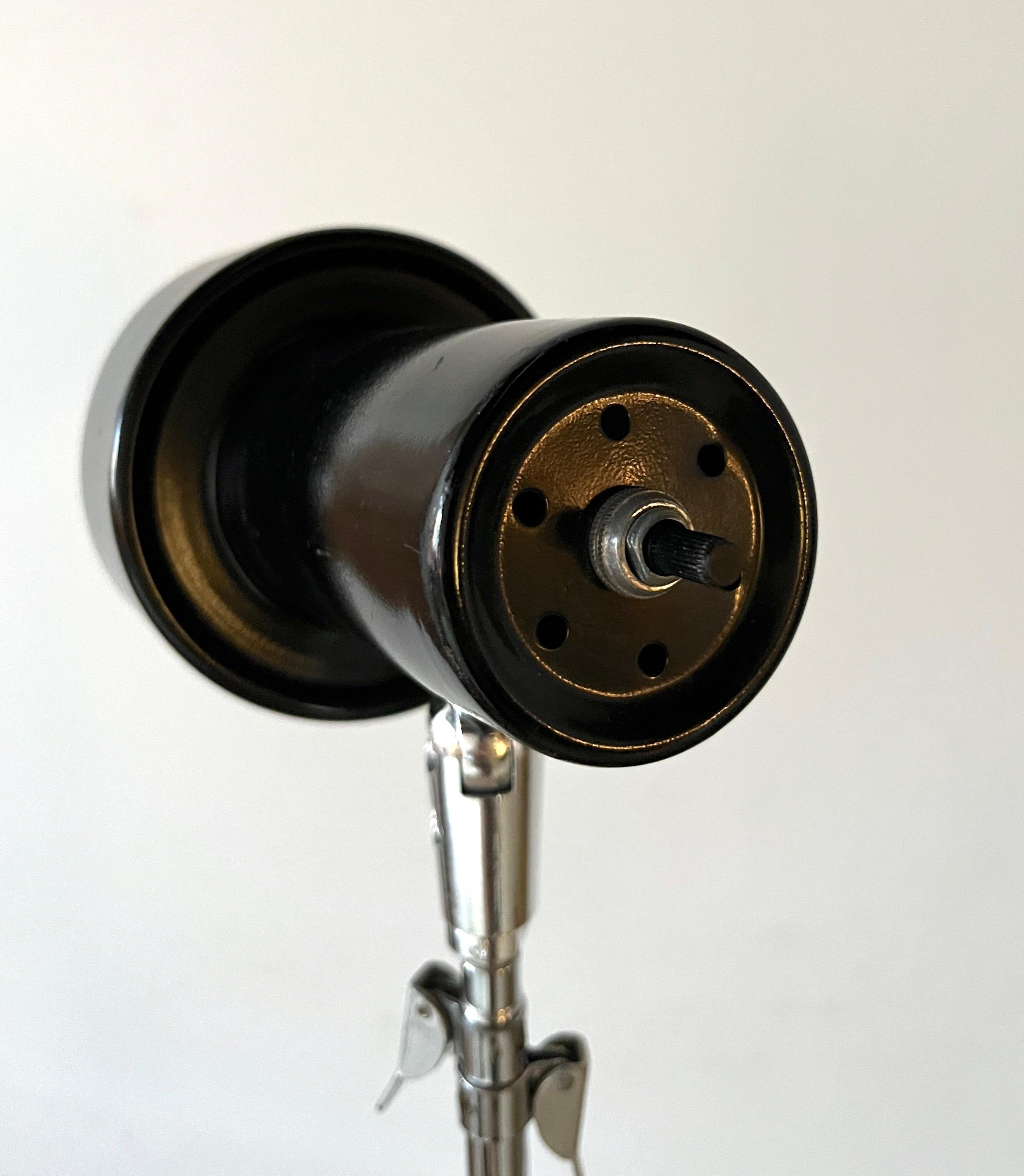 Metal Vintage Black Mid Century Tripod Telescoping Lamp ... 1970s Floor Lamp