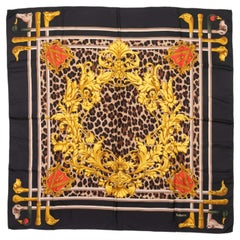 Sciarpa vintage in seta Burberry con stampa barocca, nera e multicolore