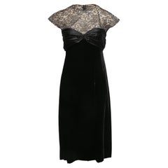 Schwarzes Nina Ricci Vintage-Cocktailkleid aus Samt & Spitze in Schwarz, Größe US S/M
