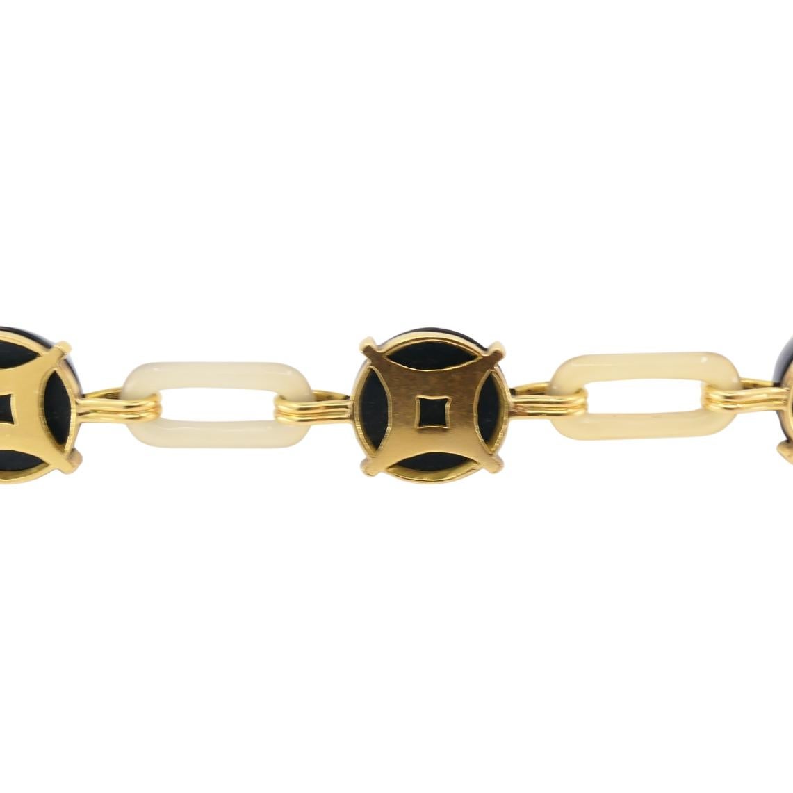 Pulsera vintage de ónice negro Eslabón de baquelita de oro de 14k en venta 1