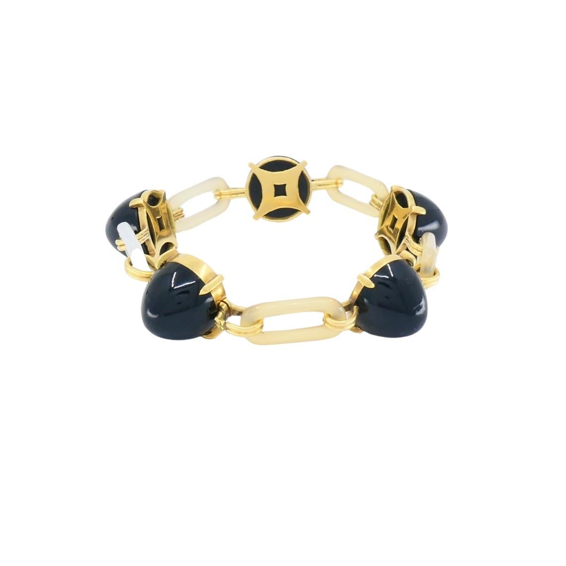 Pulsera vintage de ónice negro Eslabón de baquelita de oro de 14k en venta 3