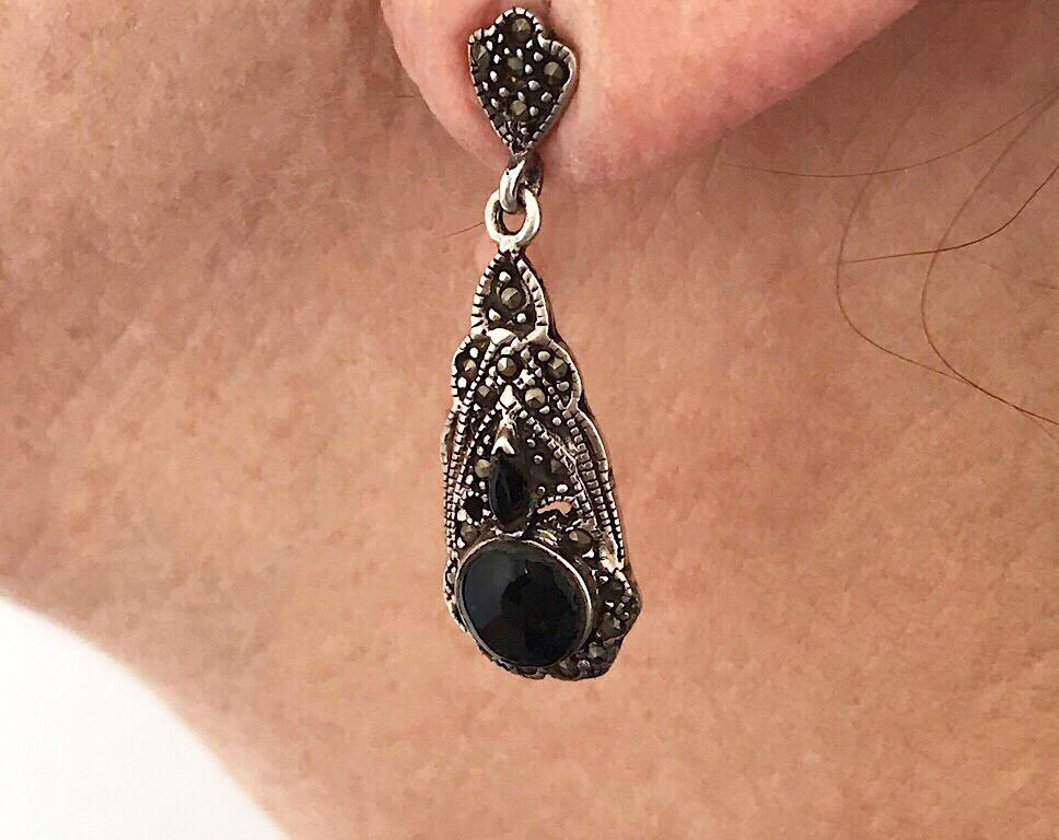 Vintage Black Onyx Sterling Hematite Dangle Earrings w/ Floral Cutout  In Excellent Condition For Sale In Pahrump, NV