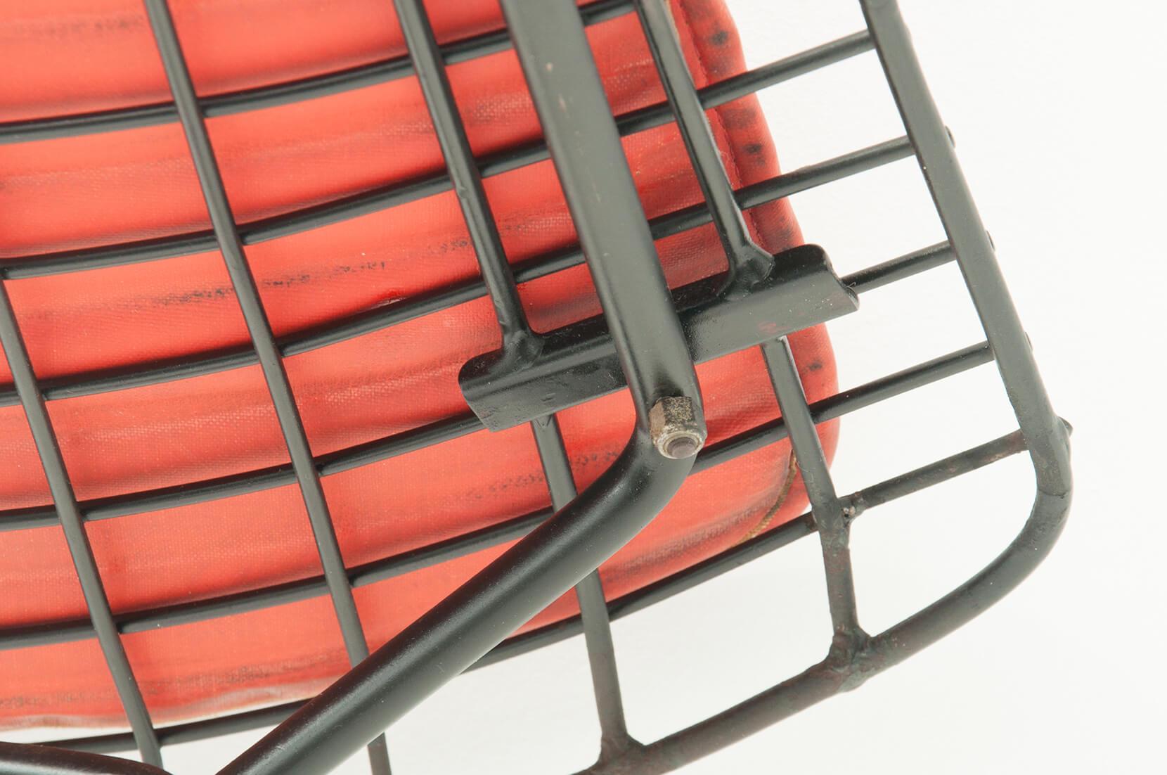 Mid-Century Modern Vintage Black Original Harry Bertoia Chair by Knoll International, 1950 Red Seat