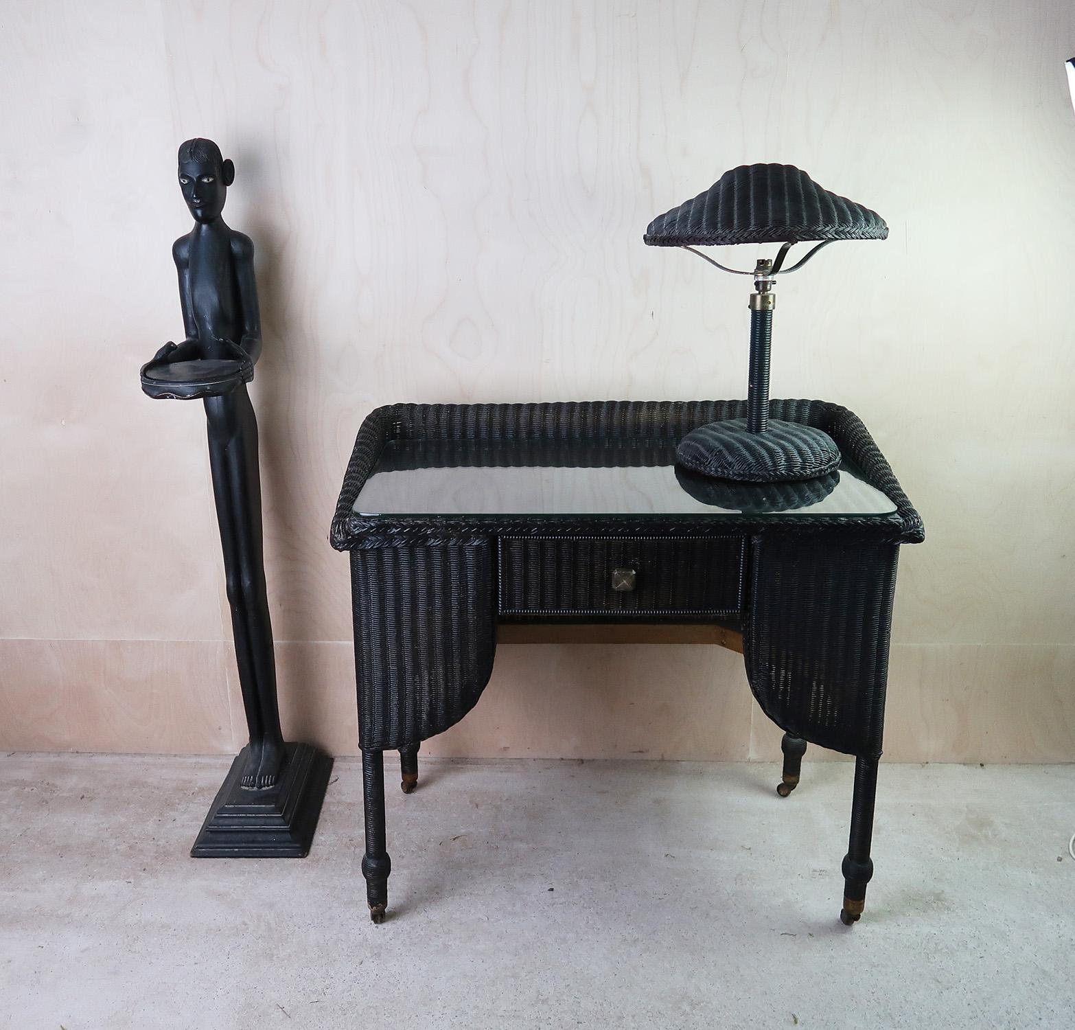 Art déco Table console Vintage Art Deco Lloyd Loom peinte en noir. A.I.C. C.1930 en vente