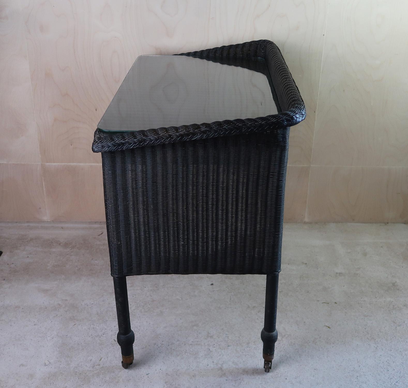 Table console Vintage Art Deco Lloyd Loom peinte en noir. A.I.C. C.1930 en vente 1