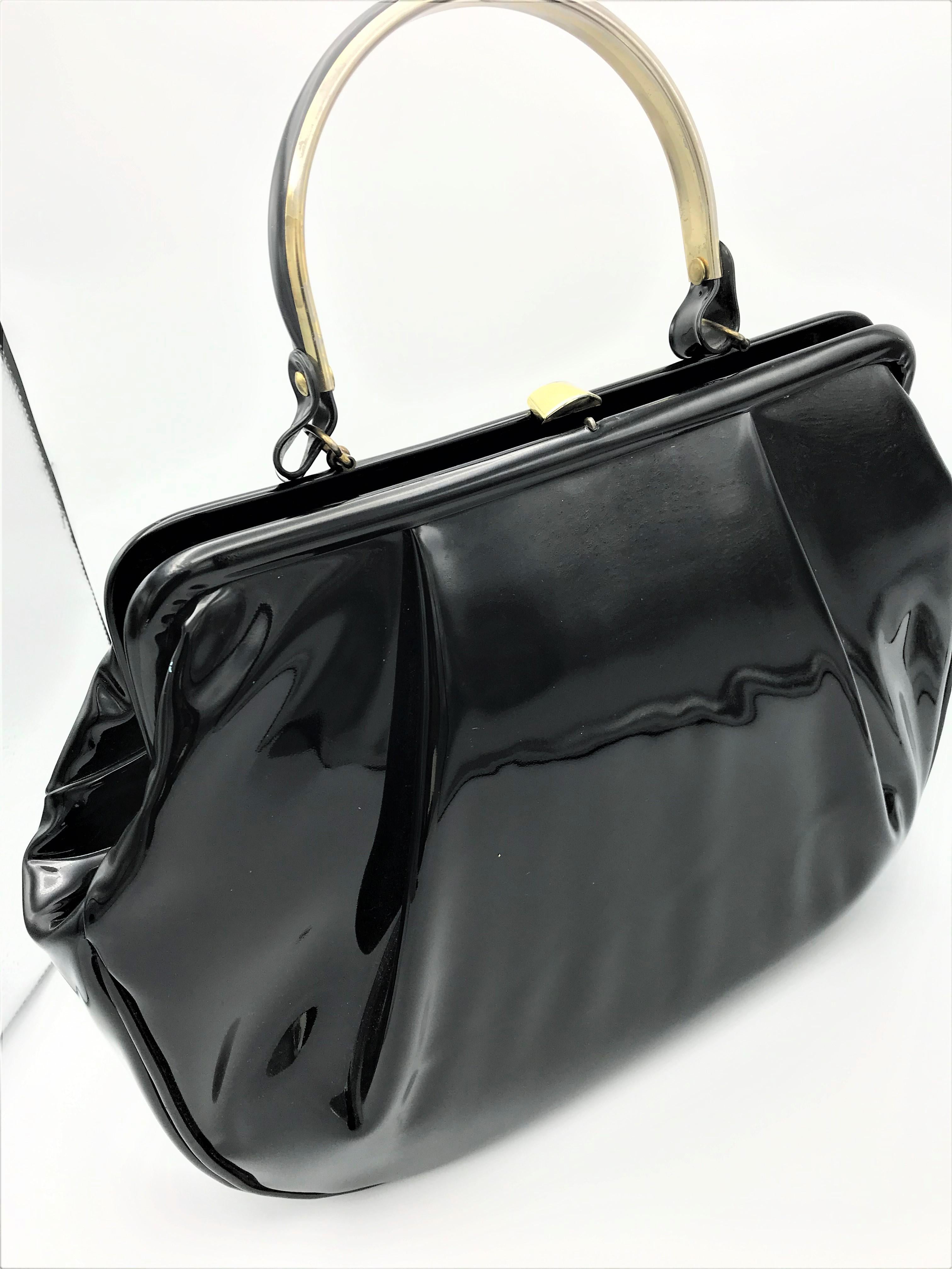 Vintage black patent leather bag with handle 1970 USA For Sale 3
