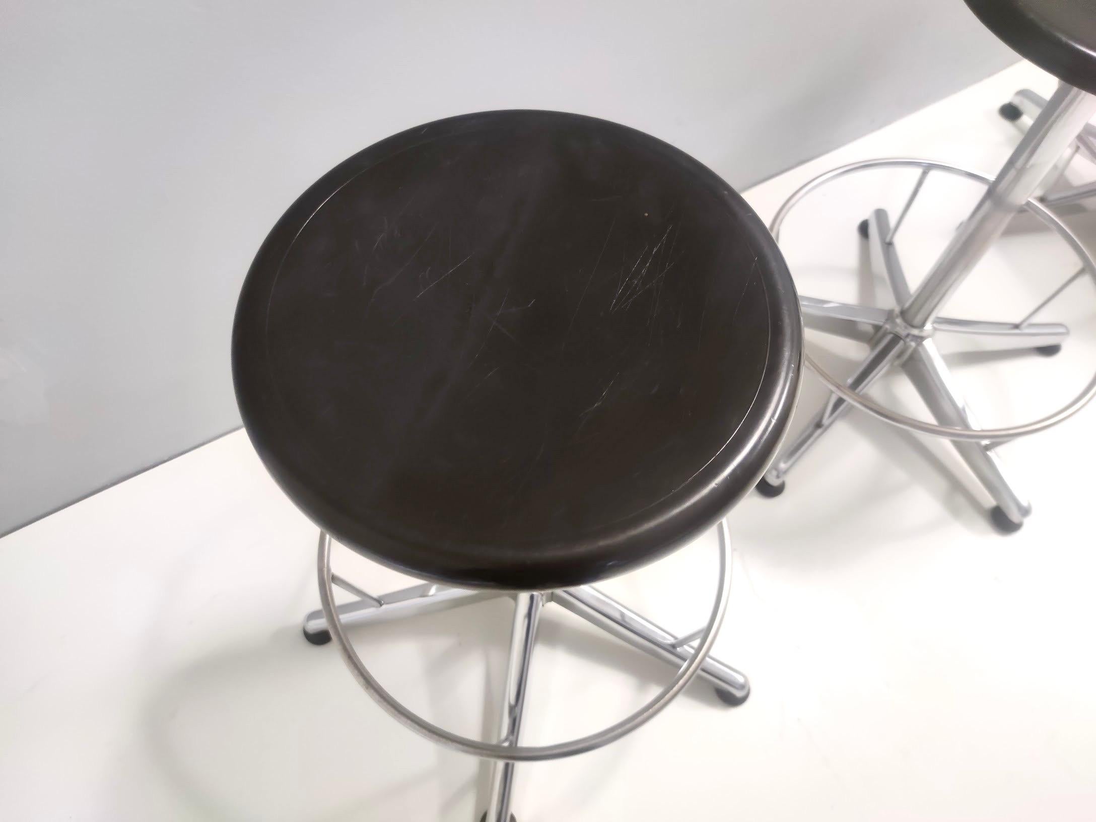Italian Vintage Black Plastic and Chromed Metal Revolving and Adjustable Stool, Italy For Sale