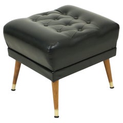 Vintage By Pouf nero con gambe coniche stile Chesterfield Skai