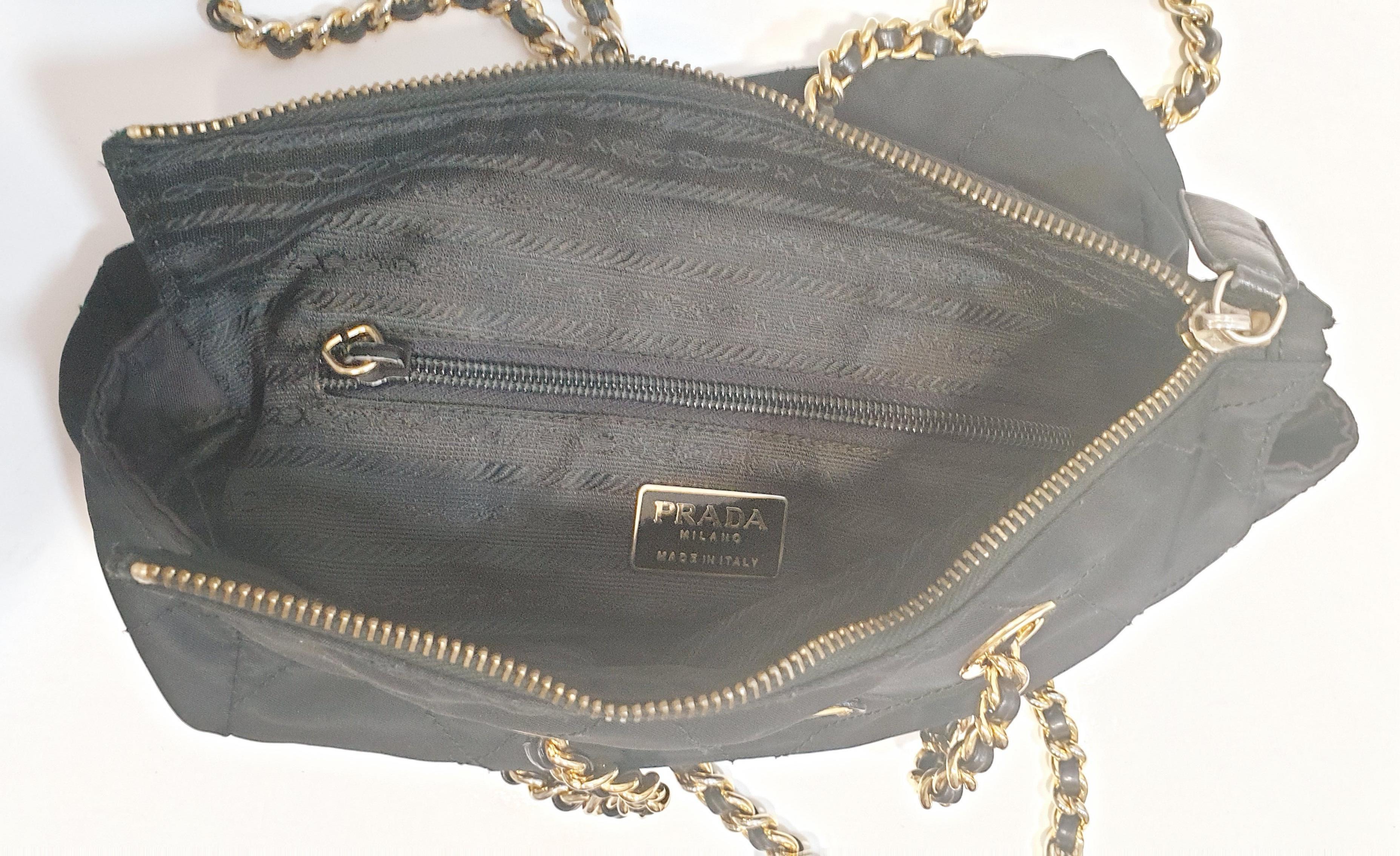 Vintage Black Prada Nylon Bag with gold chain straps  In Good Condition In  Bilbao, ES