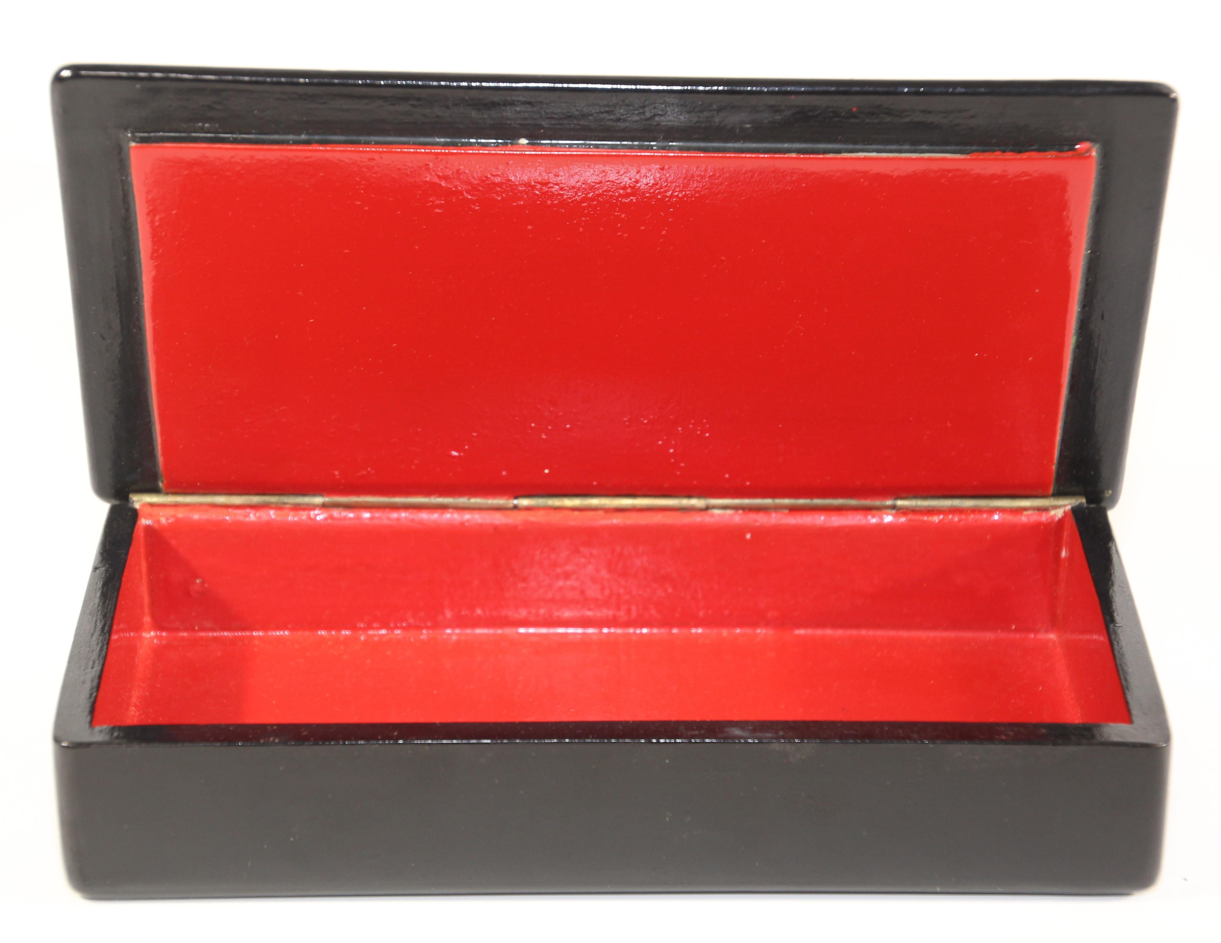 Schwarzer russischer Vintage-Schachtel mit handbemaltem Deckel, Vintage 3