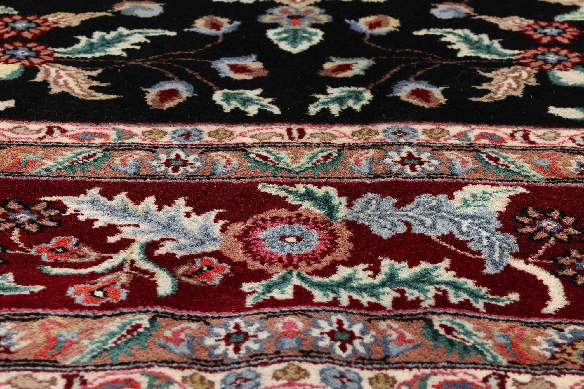 Vintage Black Sarouk Floral Indian Rug In Good Condition For Sale In Dallas, TX