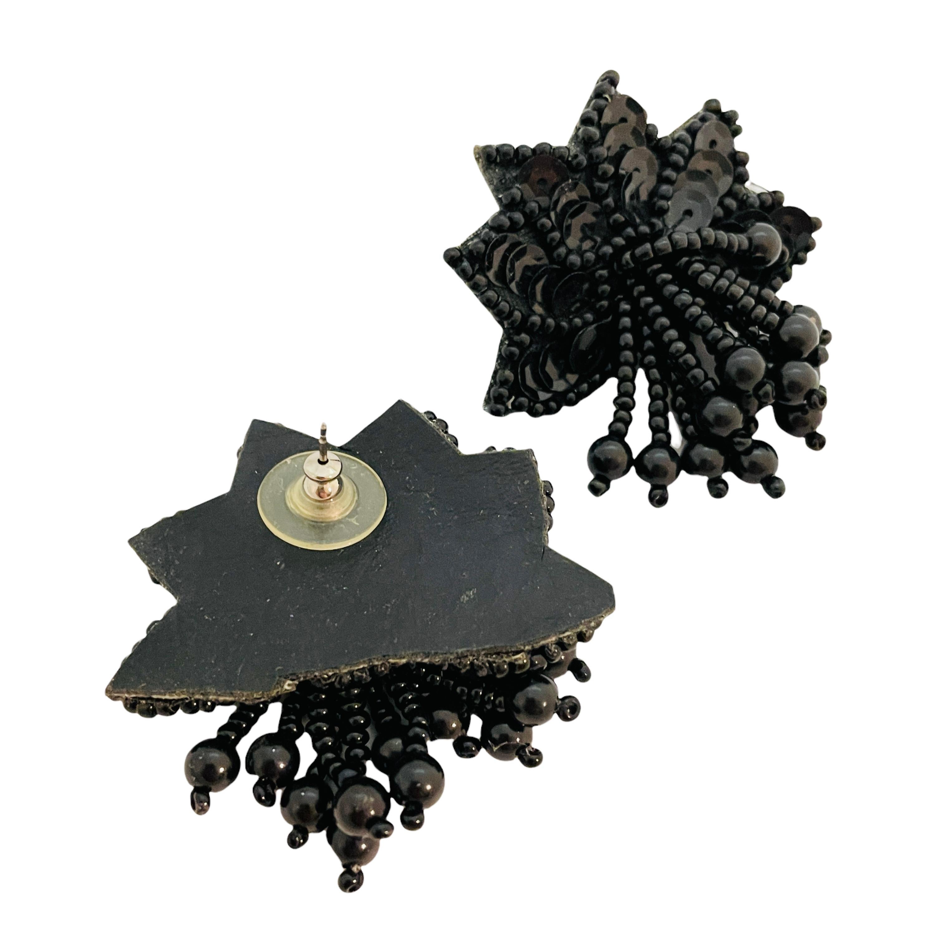 Vintage black seed beads artisan hand made earrings In Good Condition For Sale In Palos Hills, IL