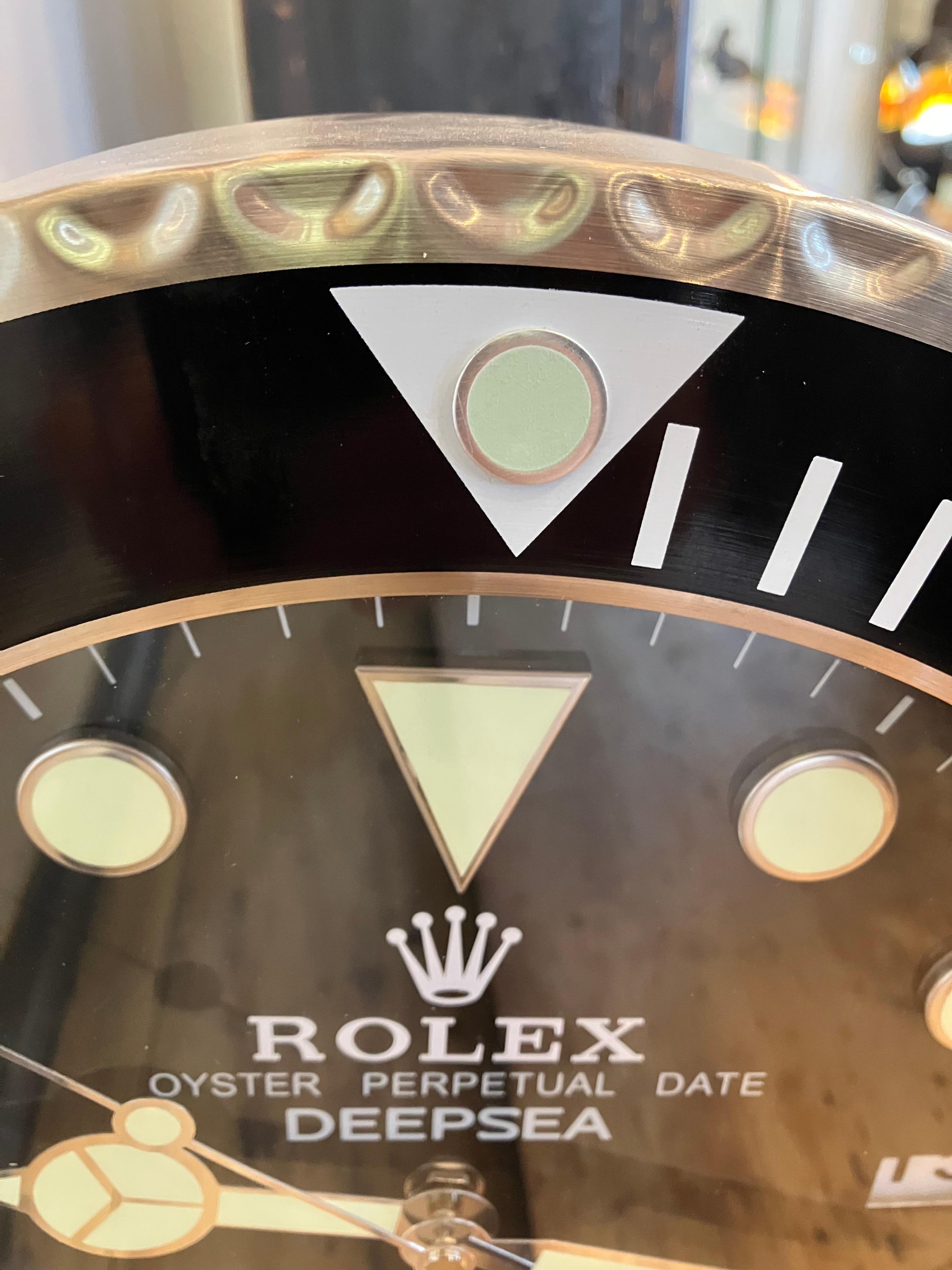 Vintage Schwarz Silber und Weiß Rolex Display Wanduhr (Moderne der Mitte des Jahrhunderts)