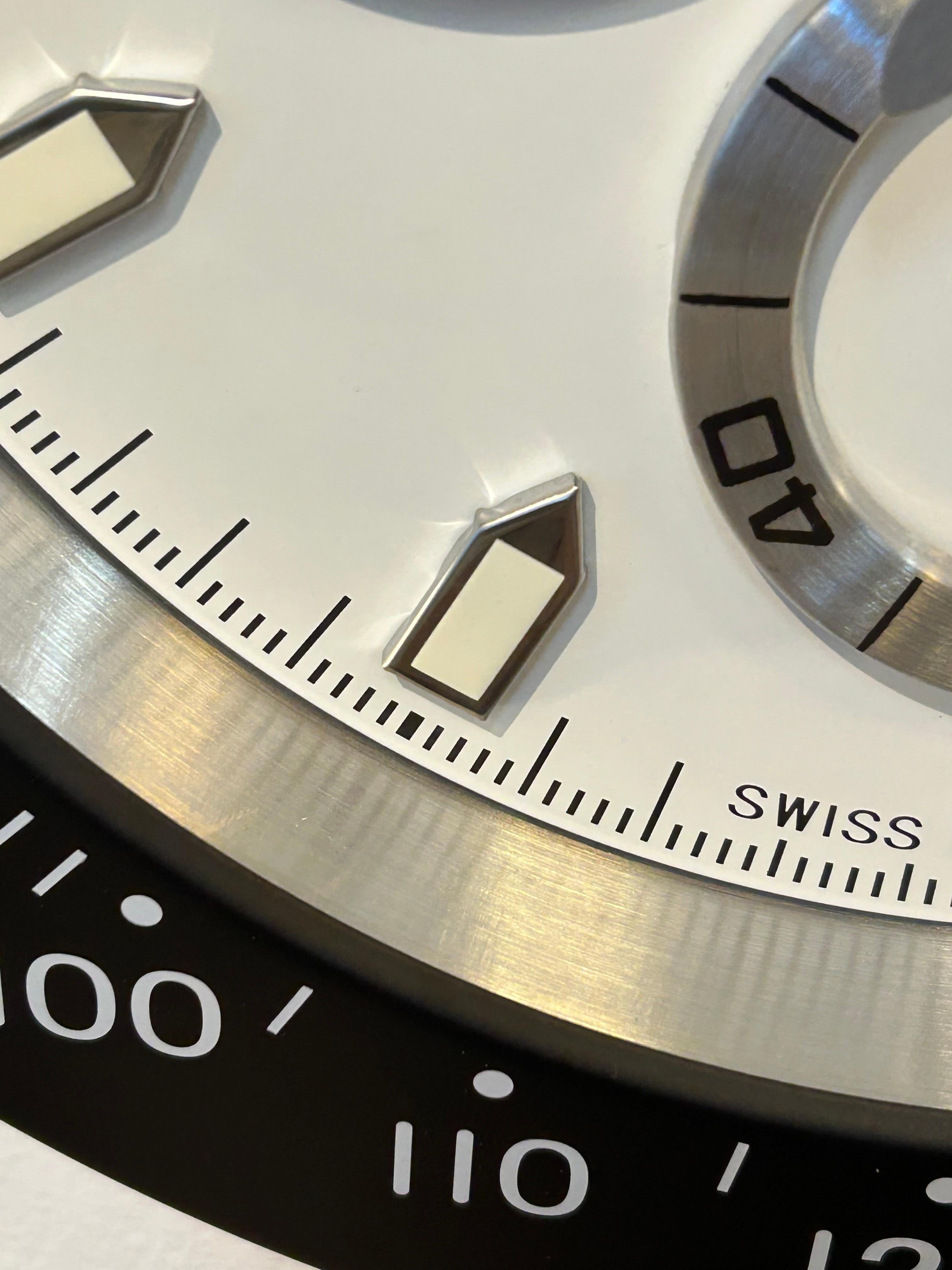 Mid-Century moderno Orologio da parete Rolex d'epoca in bianco e nero e argento in vendita