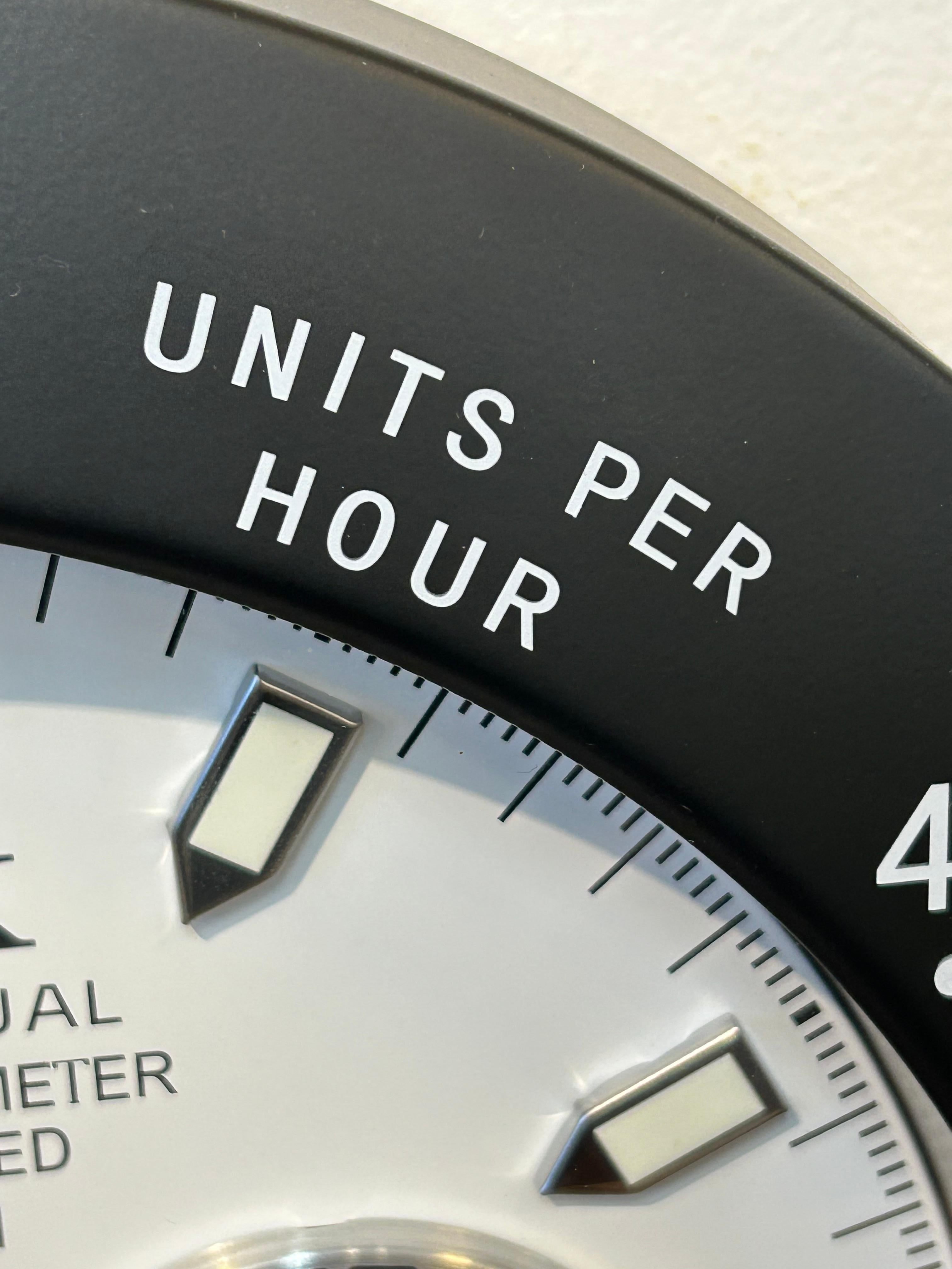 Metallo Orologio da parete Rolex d'epoca in bianco e nero e argento in vendita