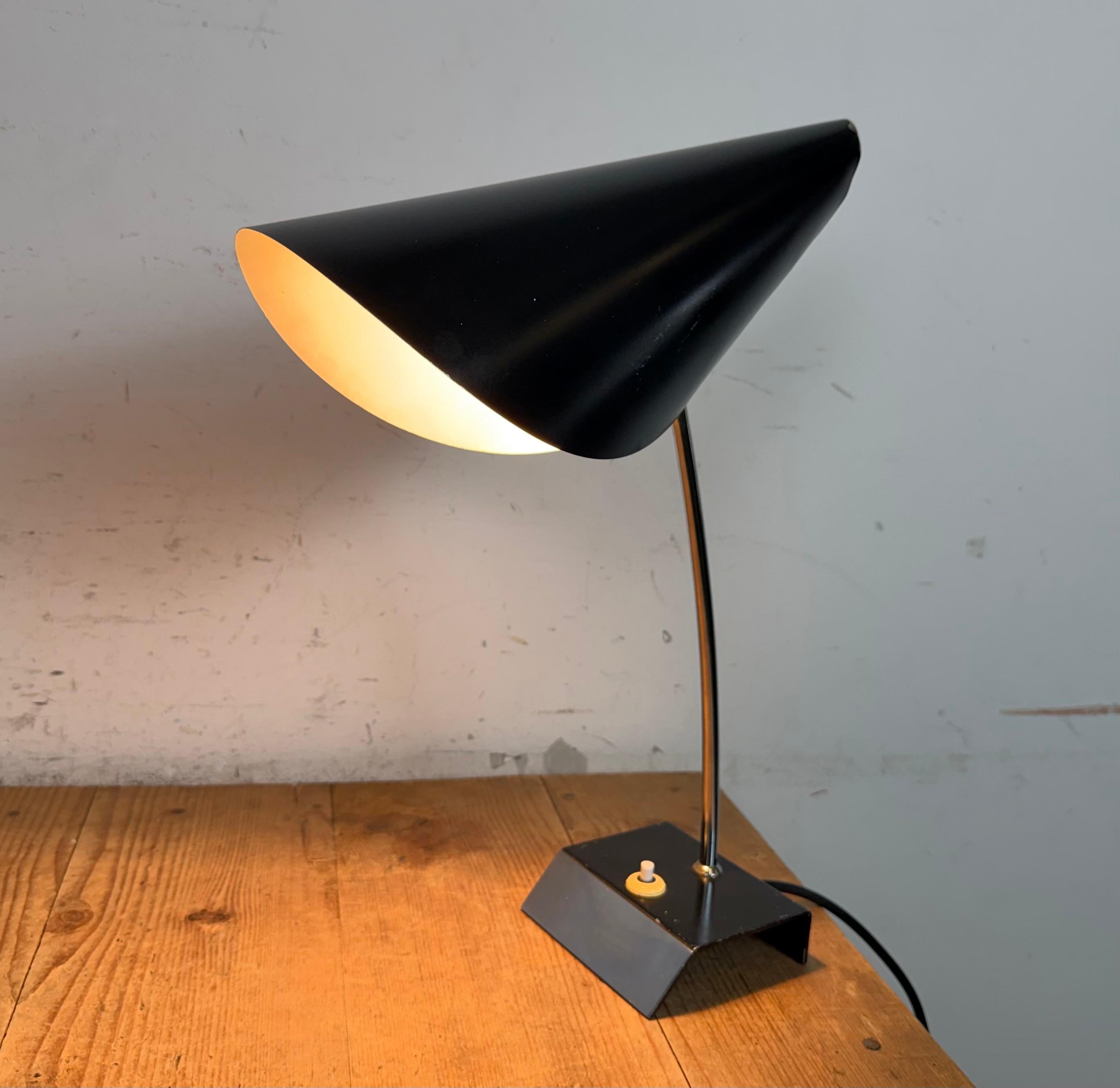 Lampe à poser vintage noire par Josef Hůrka pour Napako, 1960s en vente 9