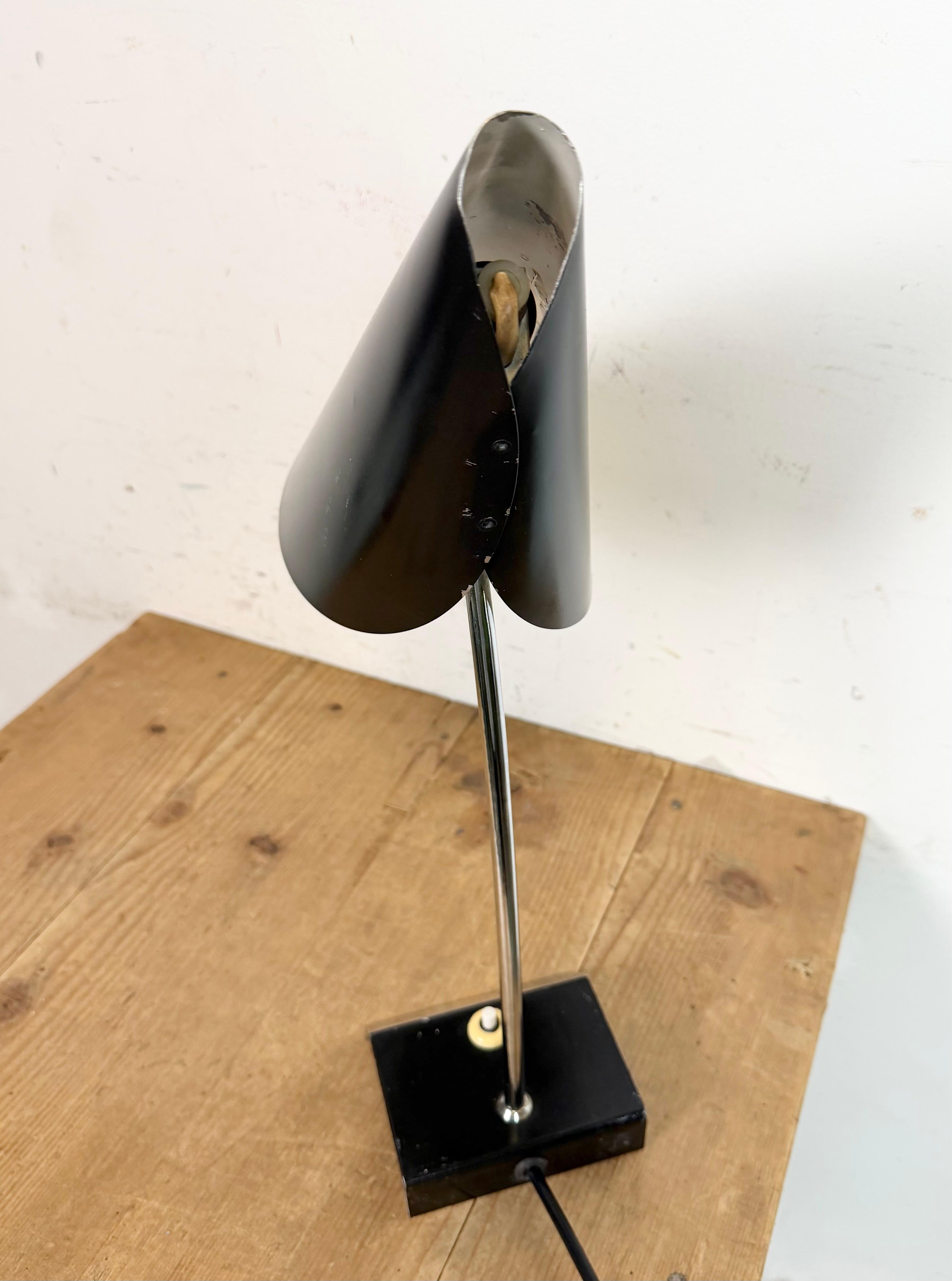 Mid-Century Modern Lampe à poser vintage noire par Josef Hůrka pour Napako, 1960s en vente