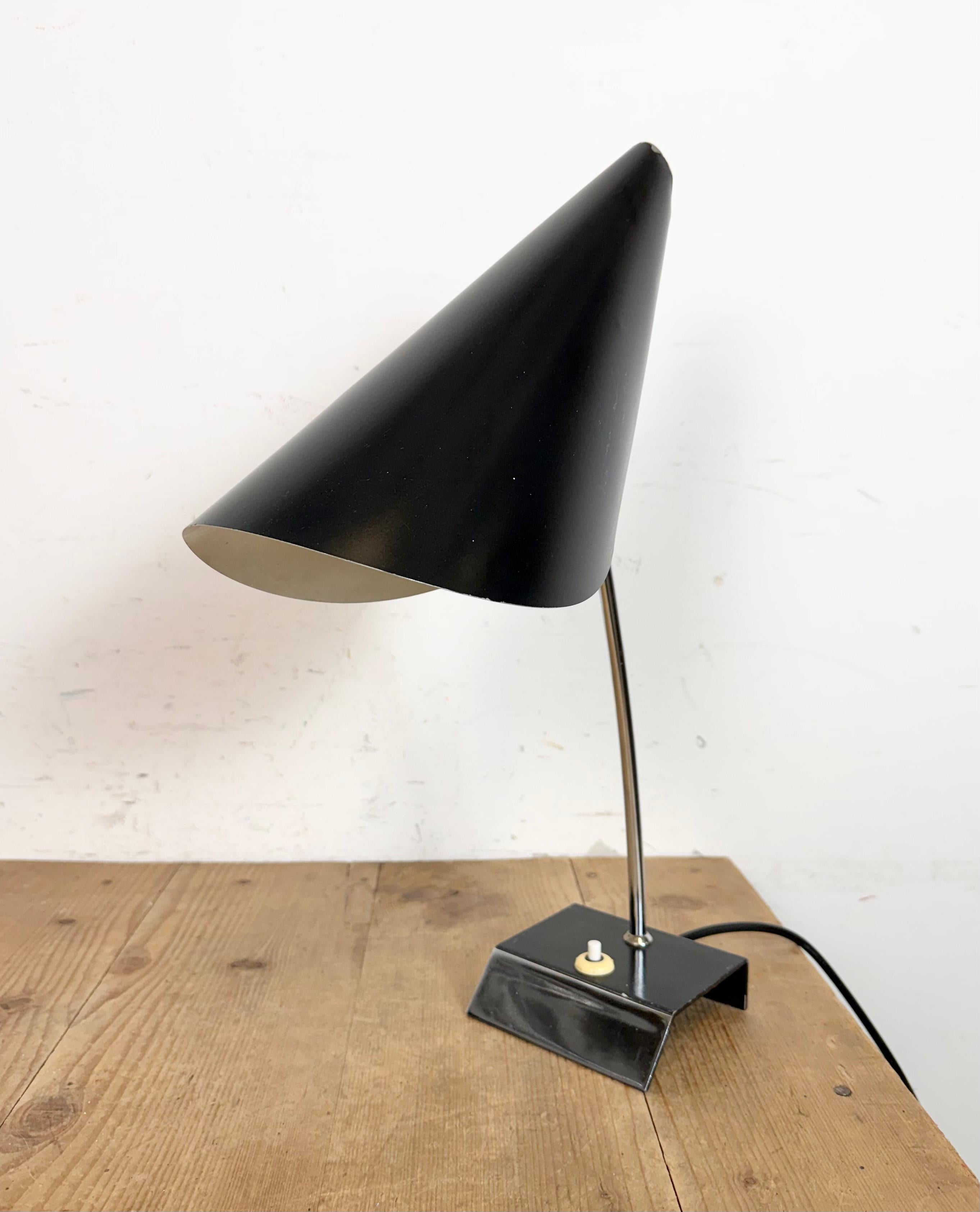 Tchèque Lampe à poser vintage noire par Josef Hůrka pour Napako, 1960s en vente