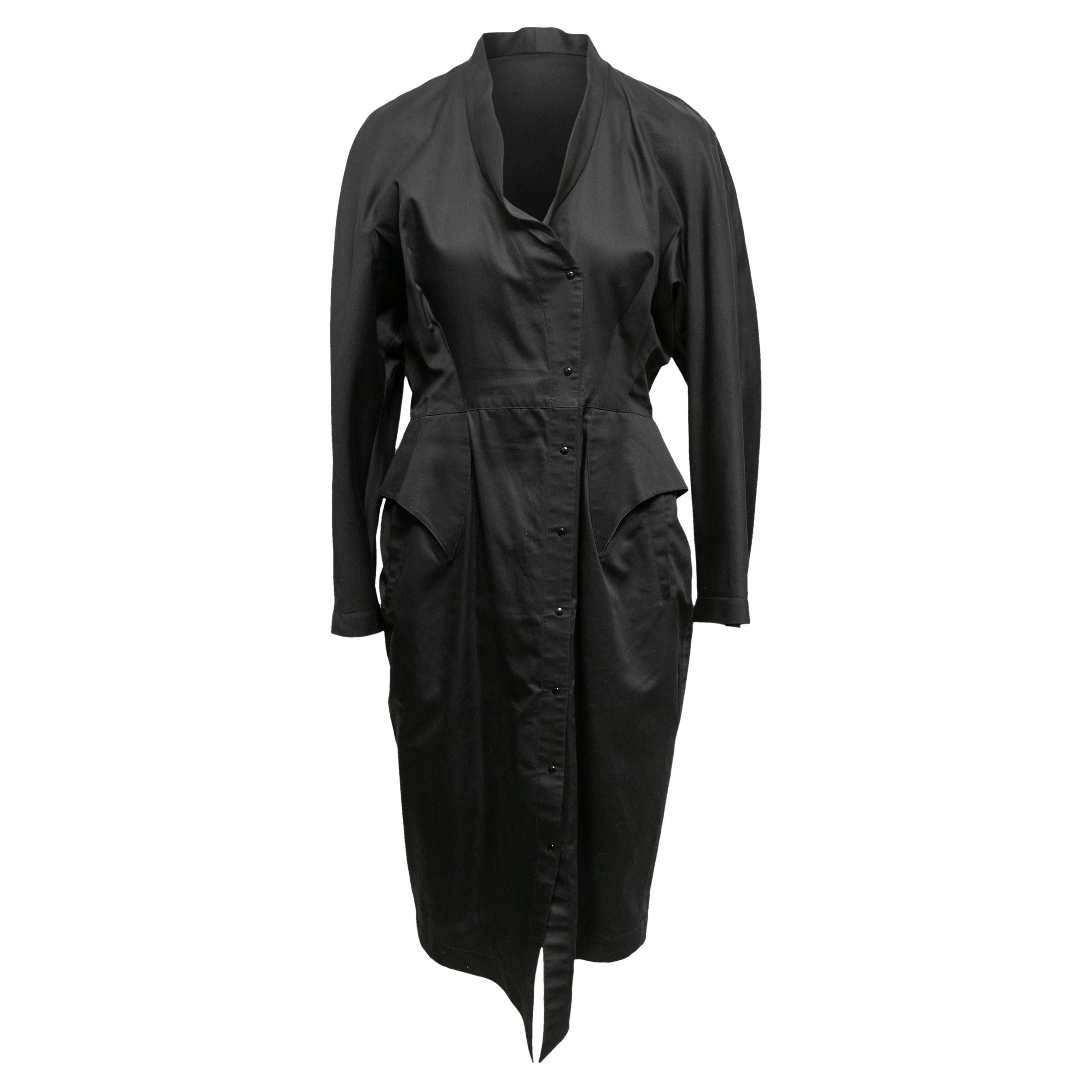 Schwarzes Thierry Mugler Vintage-Kleid mit Knopfleiste in Schwarz, Größe EU 44 im Angebot