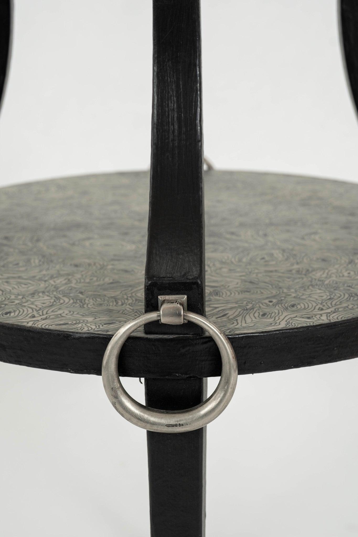 Table d'appoint vintage noire à deux niveaux en cuir Bon état - En vente à Houston, TX