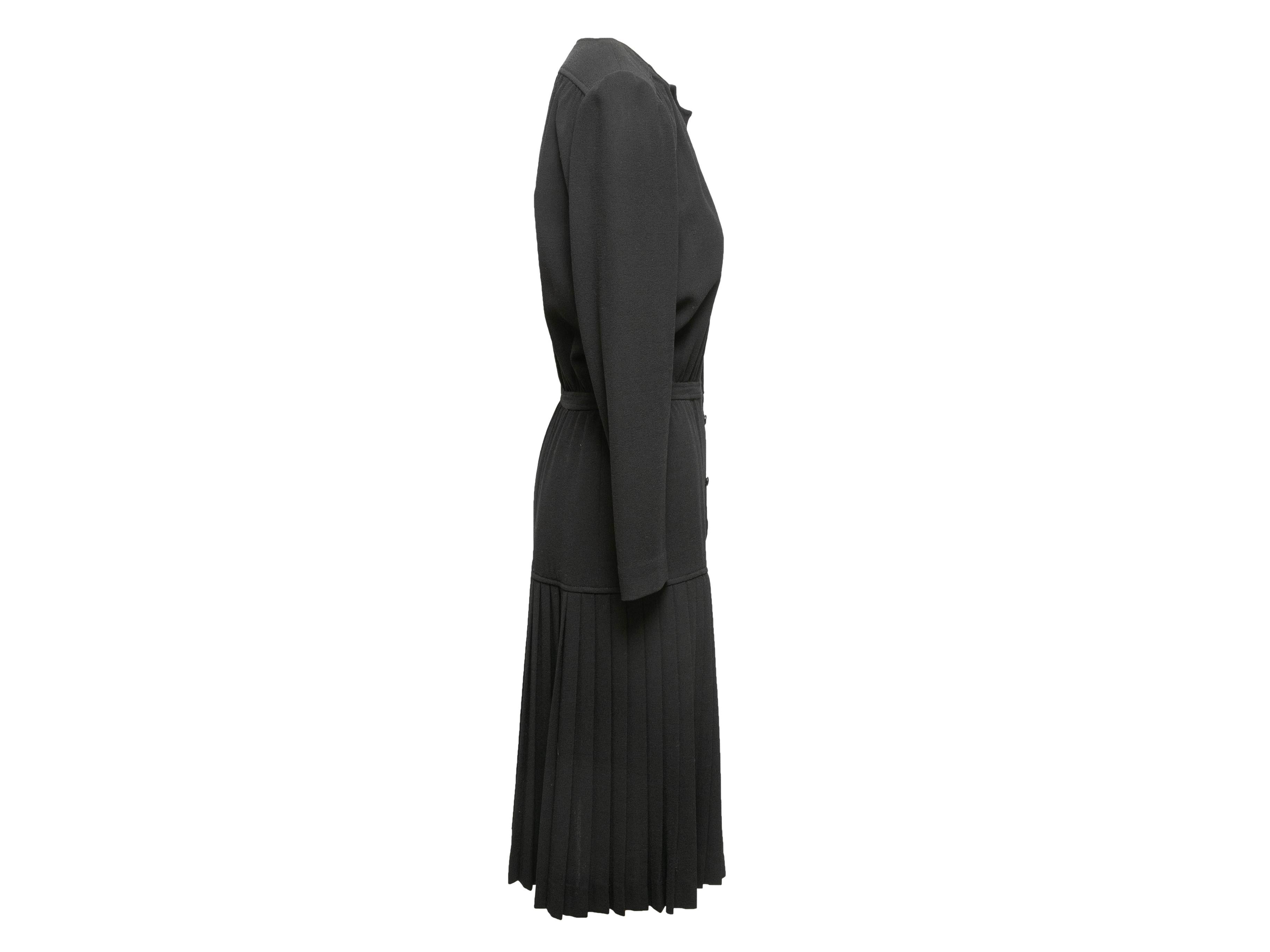 Robe vintage plissée noire Valentino Boutique Taille US M Bon état - En vente à New York, NY