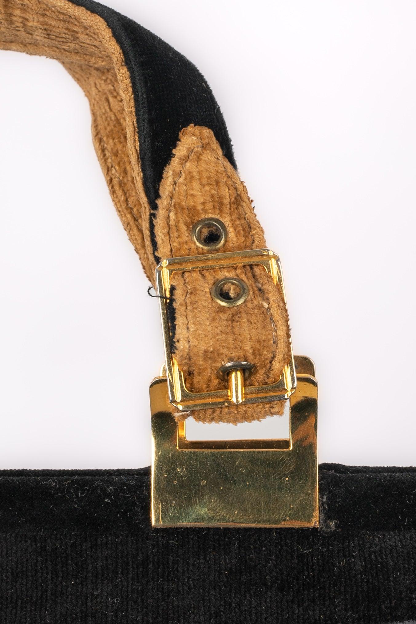 Vintage Black Velvet Handbag For Sale 3