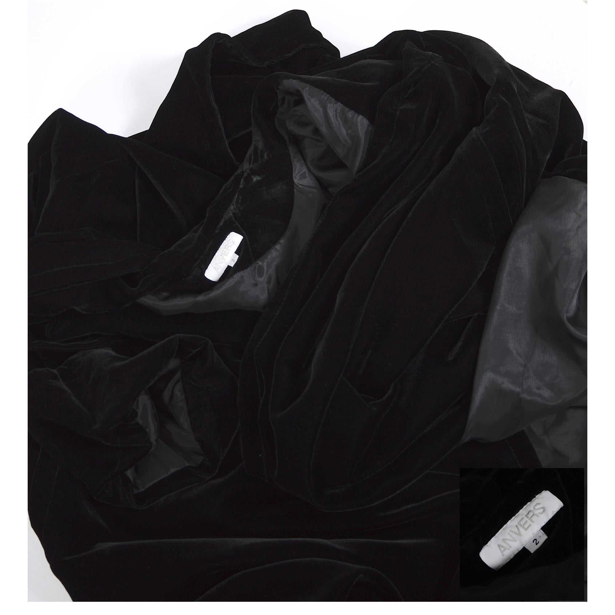 Vintage Black Velvet Long Opera Style Coat by 90s Brand Anvers For Sale 9