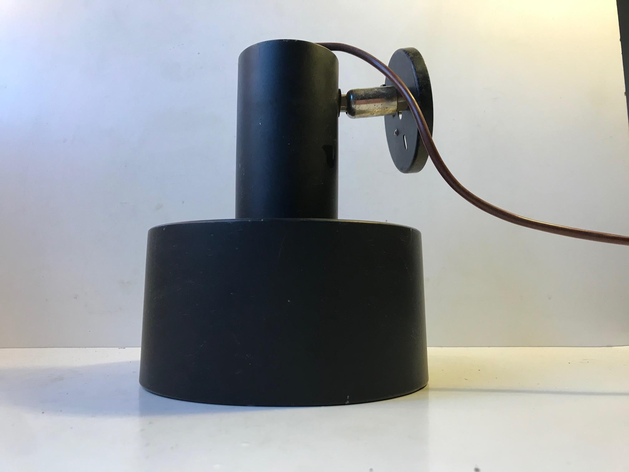 Vintage Black Wall Light from Louis Poulsen, Denmark, 1970s In Good Condition For Sale In Esbjerg, DK
