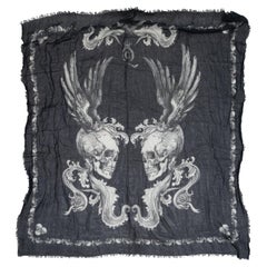 Foulard vintage noir et blanc imprimé tête de mort Alexander McQueen