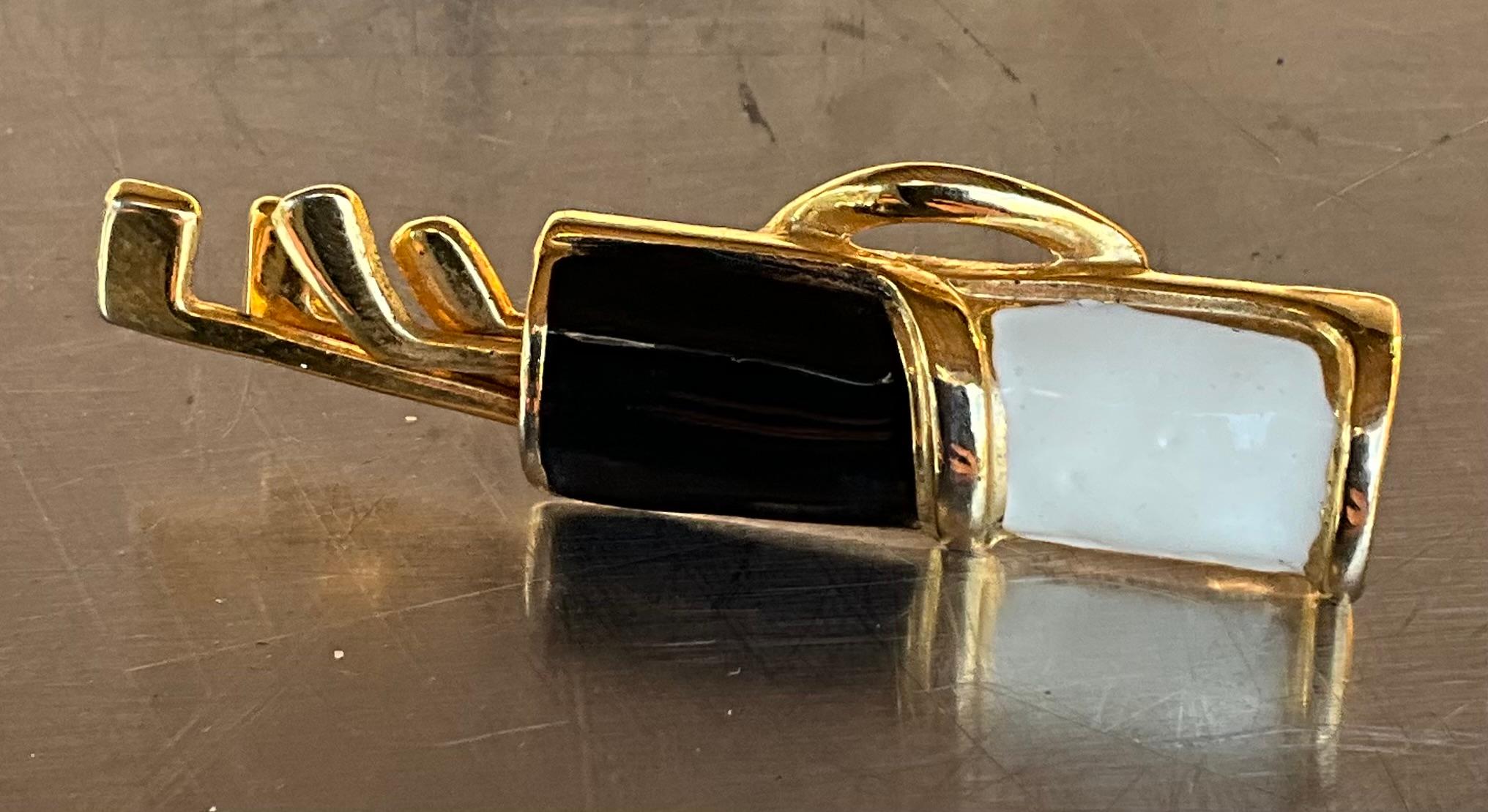 Vintage Black/White Enamel Golf Bag Brooch For Sale 4