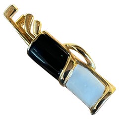 Vintage Black/White Enamel Golf Bag Brooch