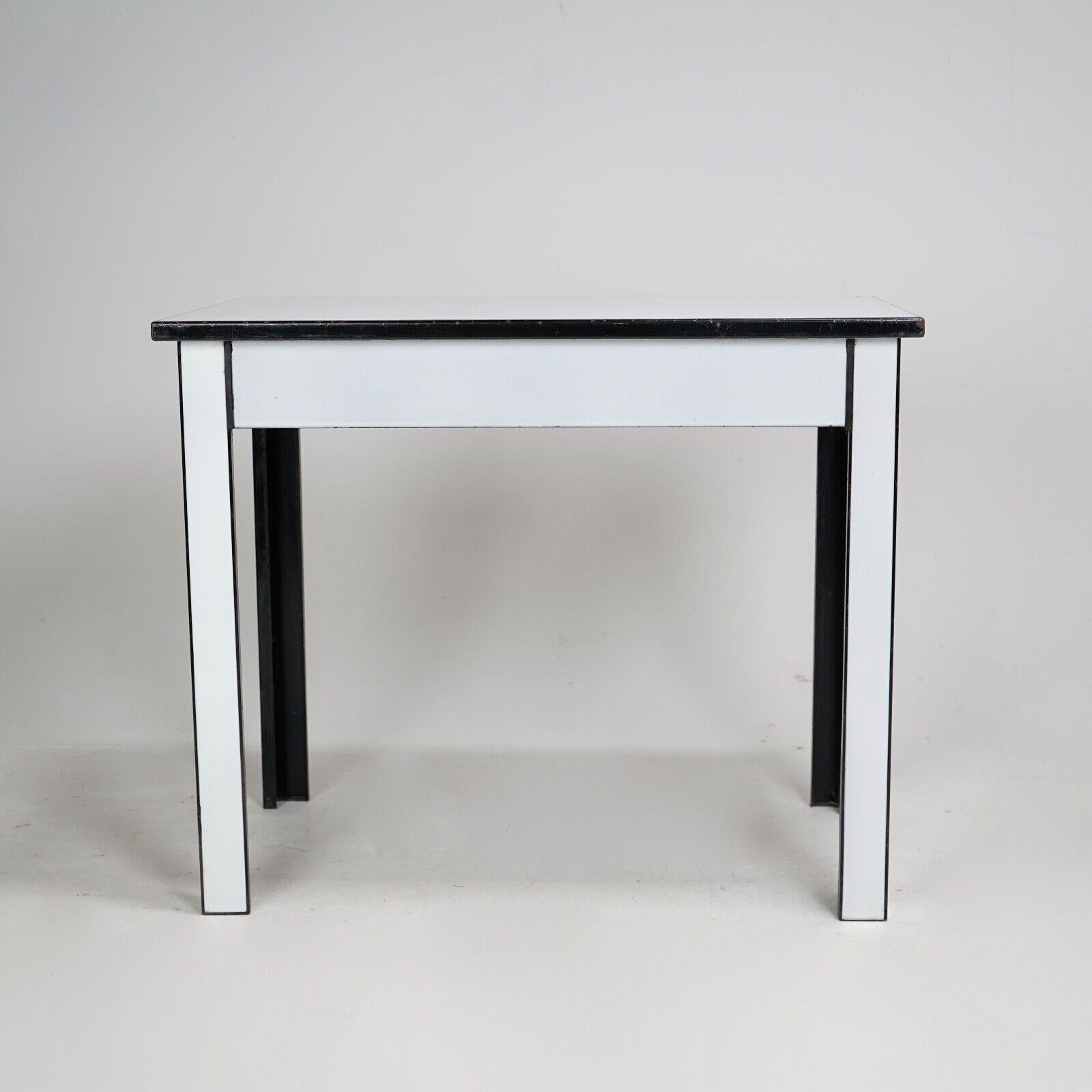 Mesa rectangular esmaltada francesa vintage en blanco y negro en venta 3