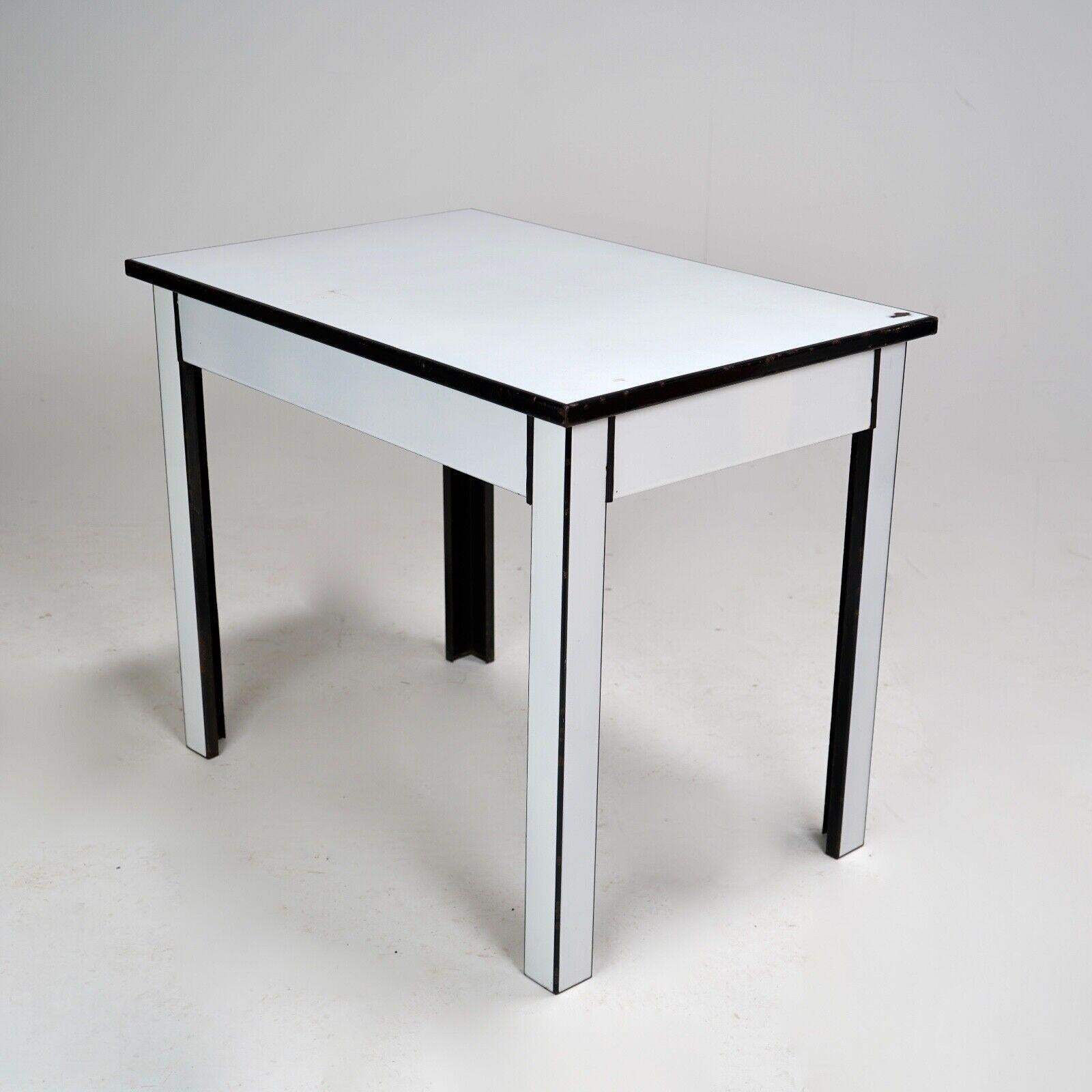 Mesa rectangular esmaltada francesa vintage en blanco y negro Francés en venta