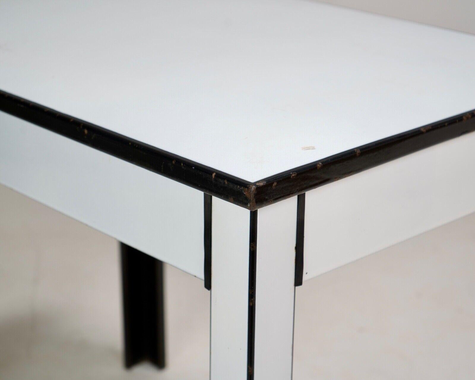 Mesa rectangular esmaltada francesa vintage en blanco y negro en venta 2
