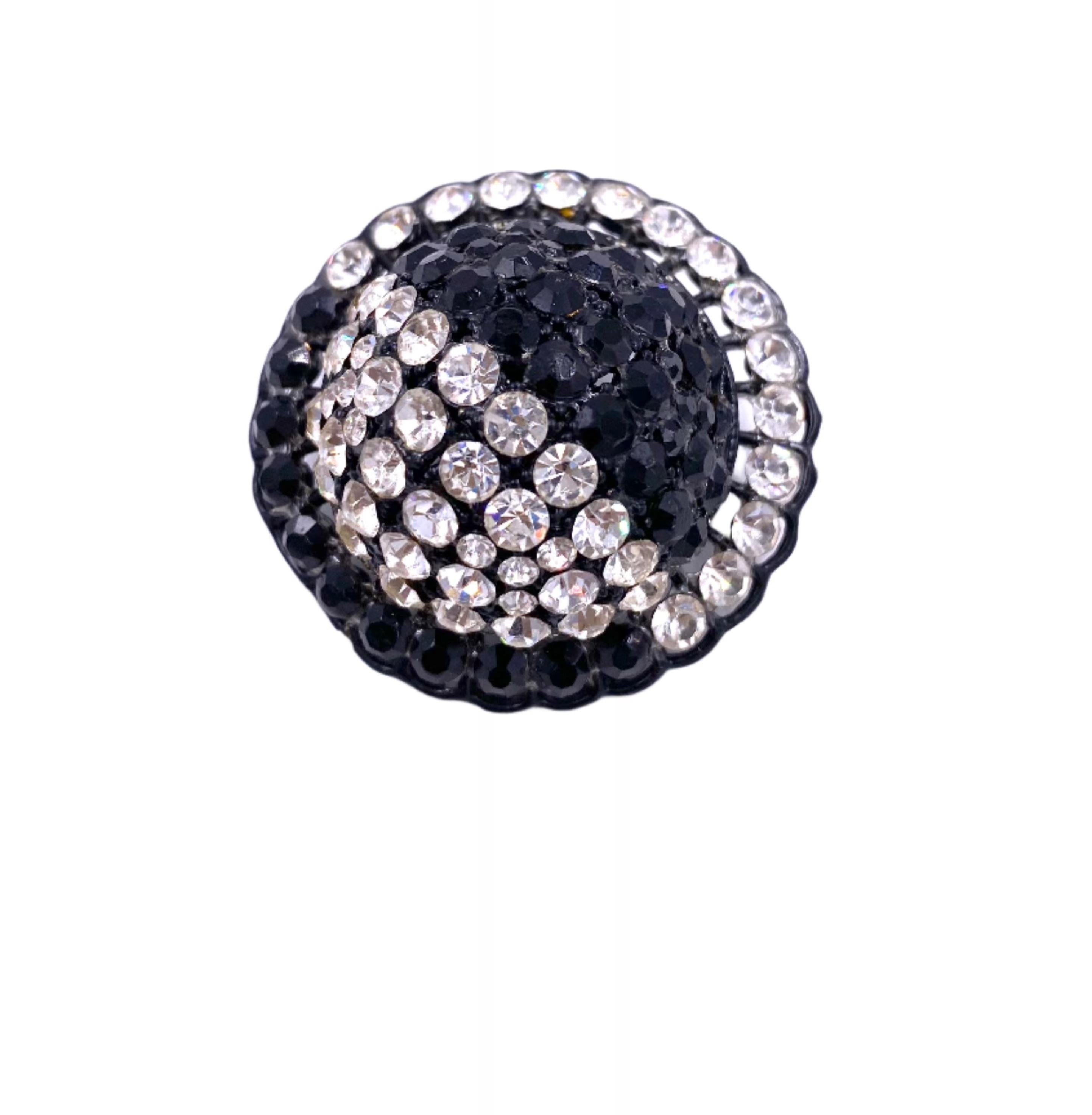 Women's Vintage Black/White Round Crystal Clip-On Earrings For Sale