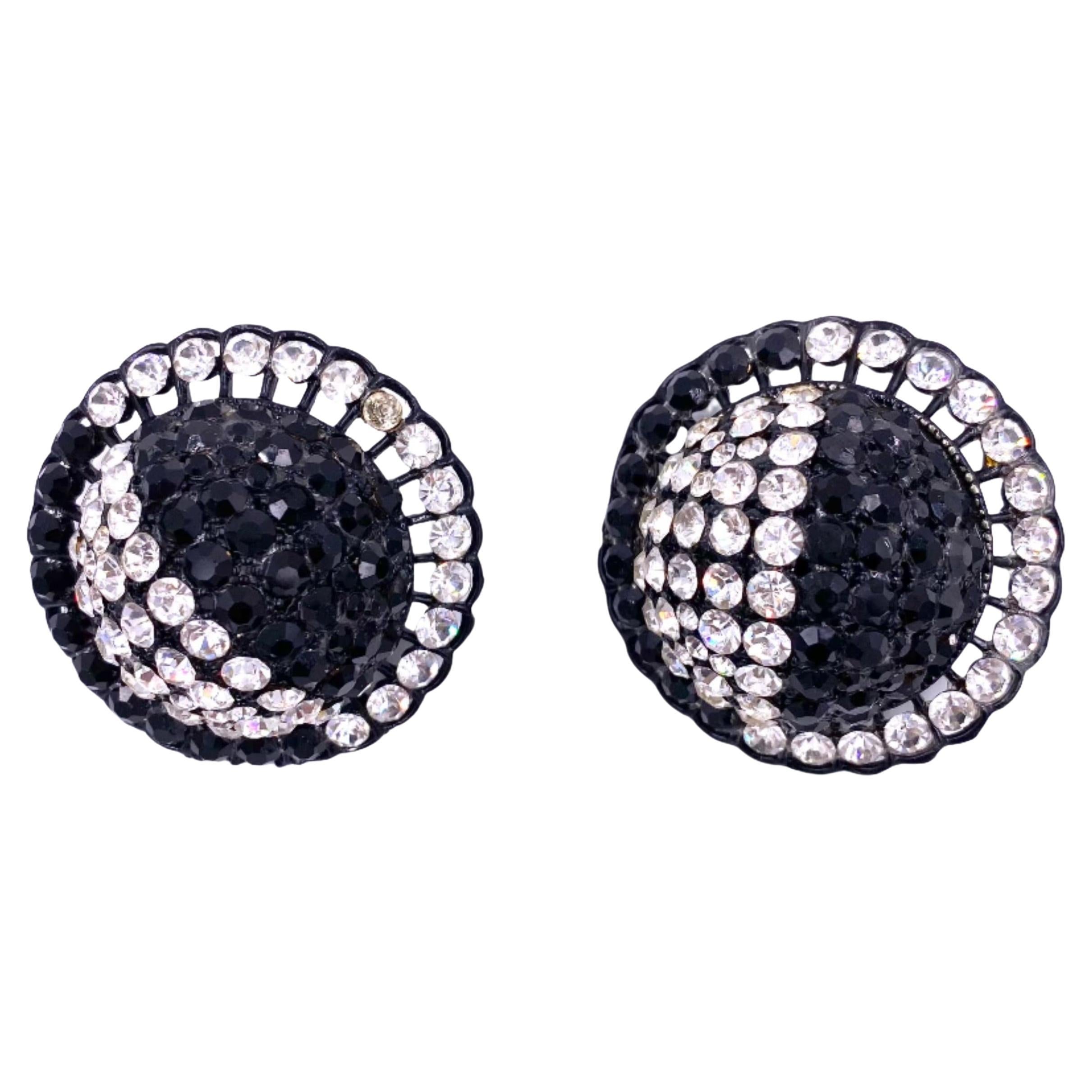Vintage Black/White Round Crystal Clip-On Earrings For Sale