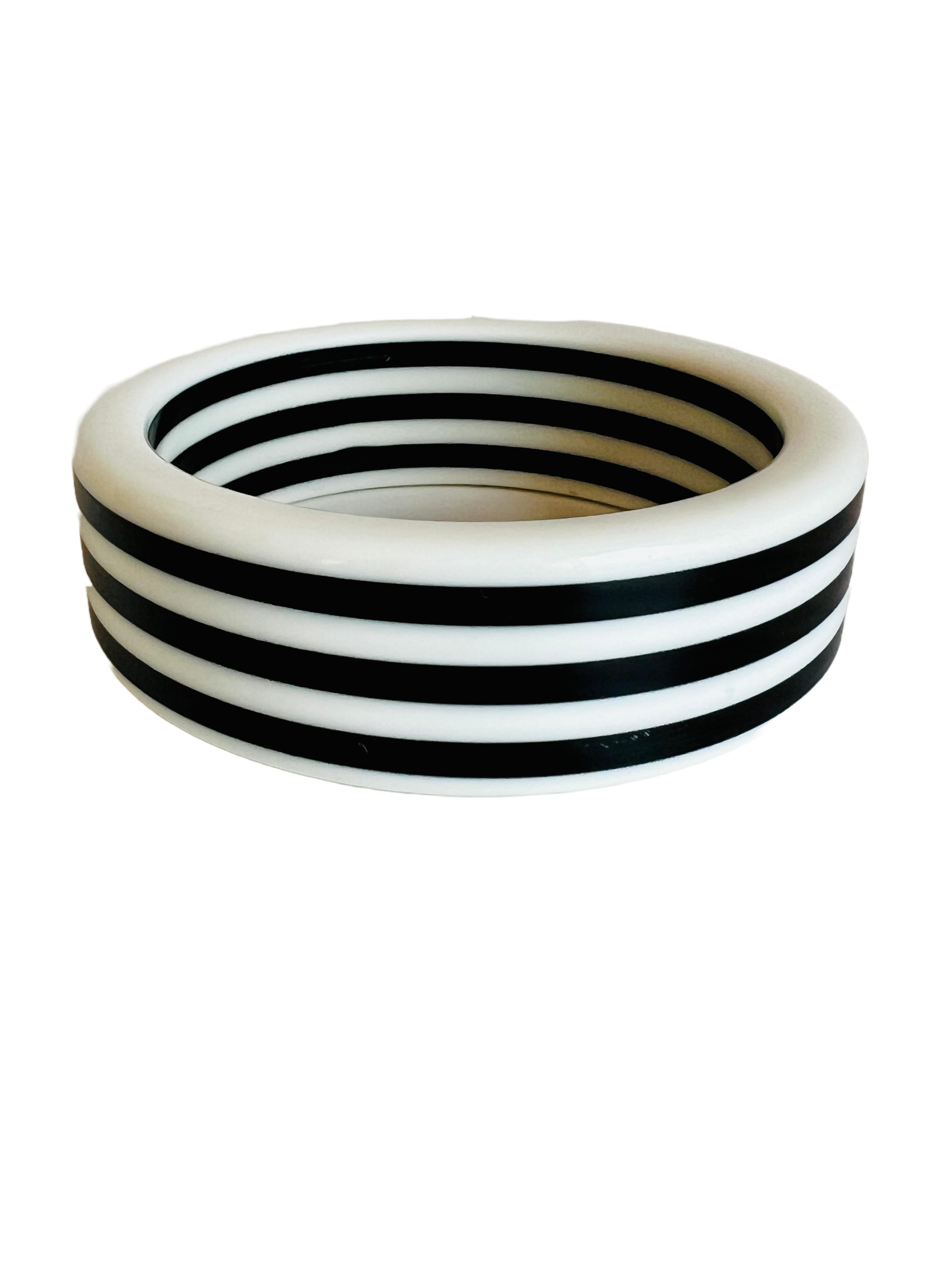 Vintage Black White Striped Wide Bangle Statement Bracelet In Good Condition In Sausalito, CA