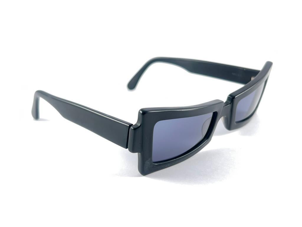 Vintage-Sonnenbrille mit schwarzem Flügelrahmen, 1980er Jahre (Schwarz) im Angebot