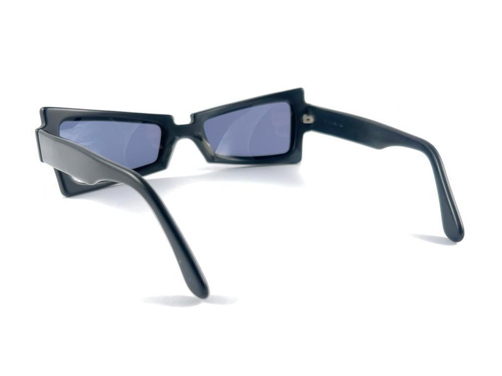 Men's Vintage Black Wing Mask Frame Sunglasses 1980's For Sale