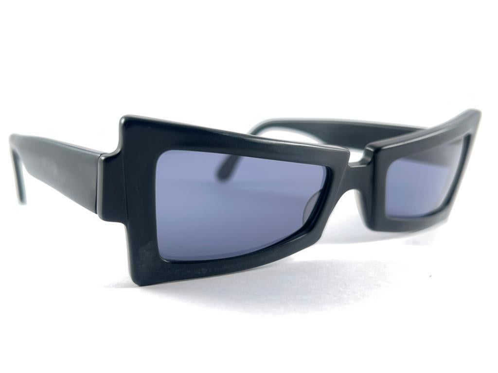 Vintage-Sonnenbrille mit schwarzem Flügelrahmen, 1980er Jahre im Angebot 1