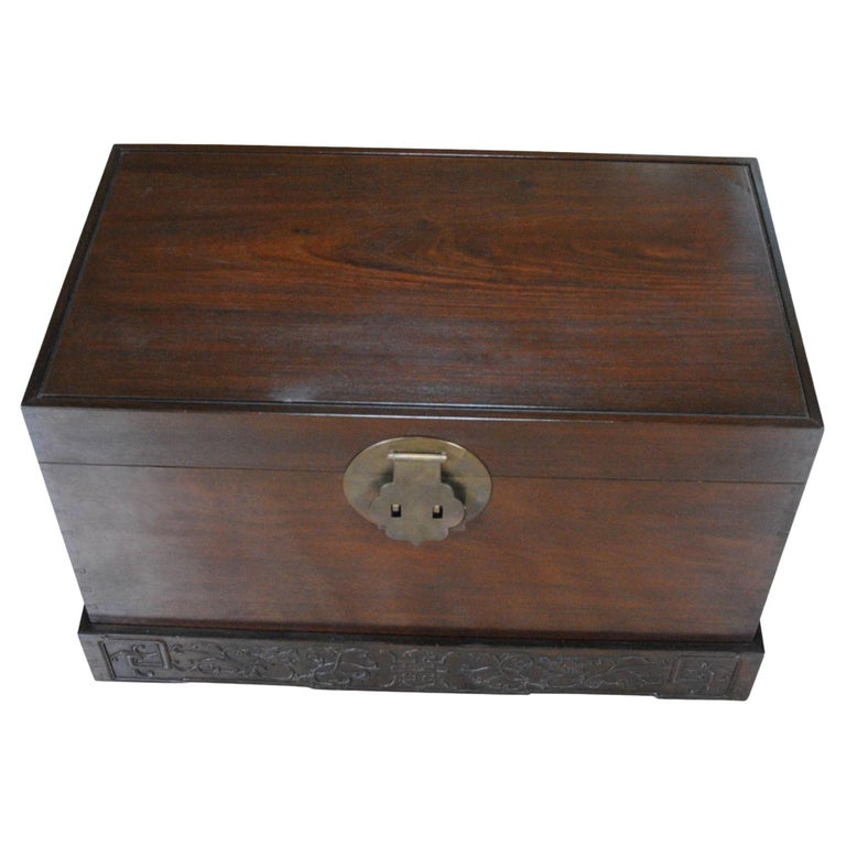 Vintage Blanket Chest For Sale at 1stDibs