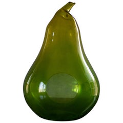 Vintage Blenko Pera verde de vidrio soplado a mano con tallo dorado