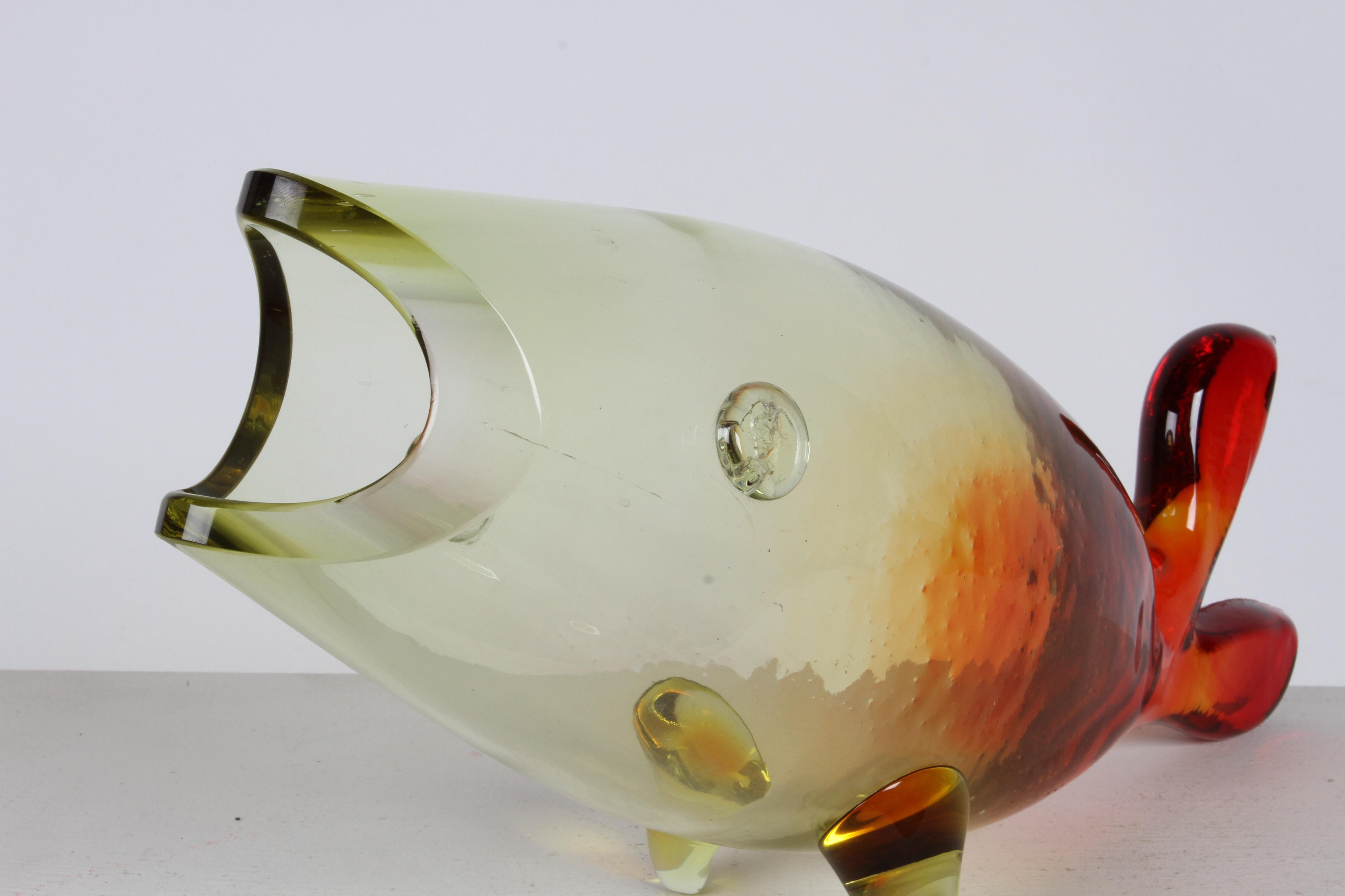 Escultura vintage Blenko de pez de vidrio soplado amarillo-rojo de Winslow Anderson Estadounidense en venta