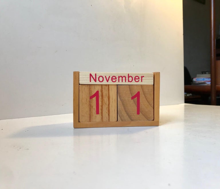 Vintage Block Eternity Calendar in Wood, 1970s For Sale at 1stDibs