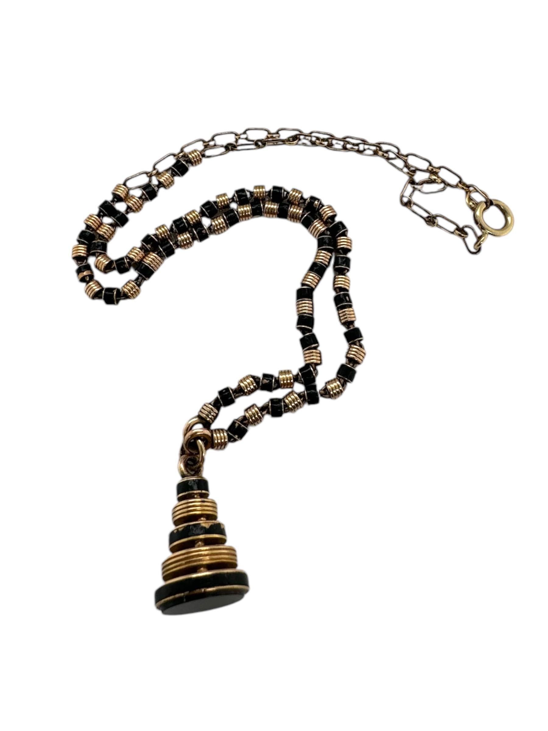 Vittoriano Collana vintage di pietre di sangue con smalto nero in vendita