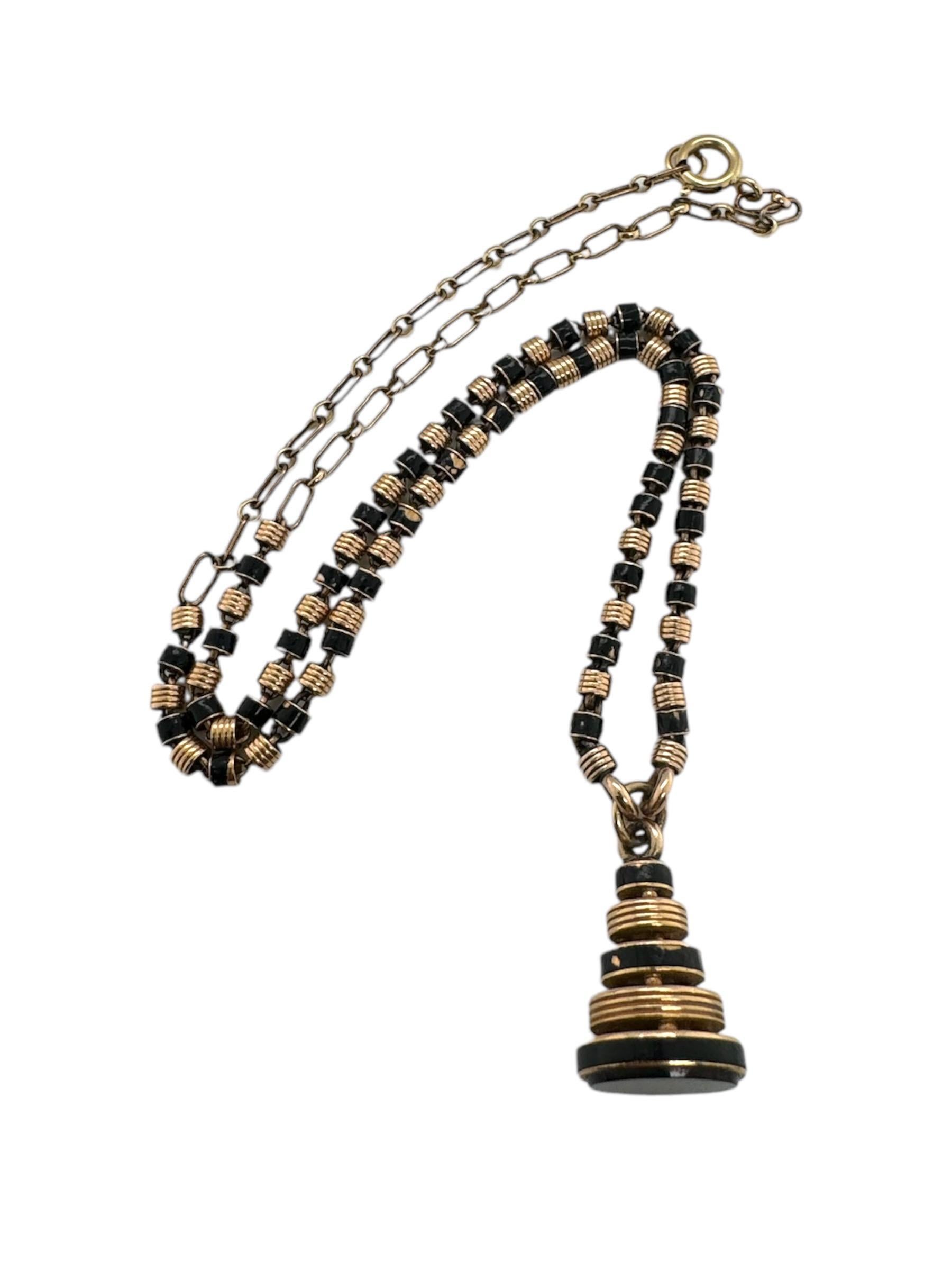 Collana vintage di pietre di sangue con smalto nero In condizioni buone in vendita a Montgomery, AL