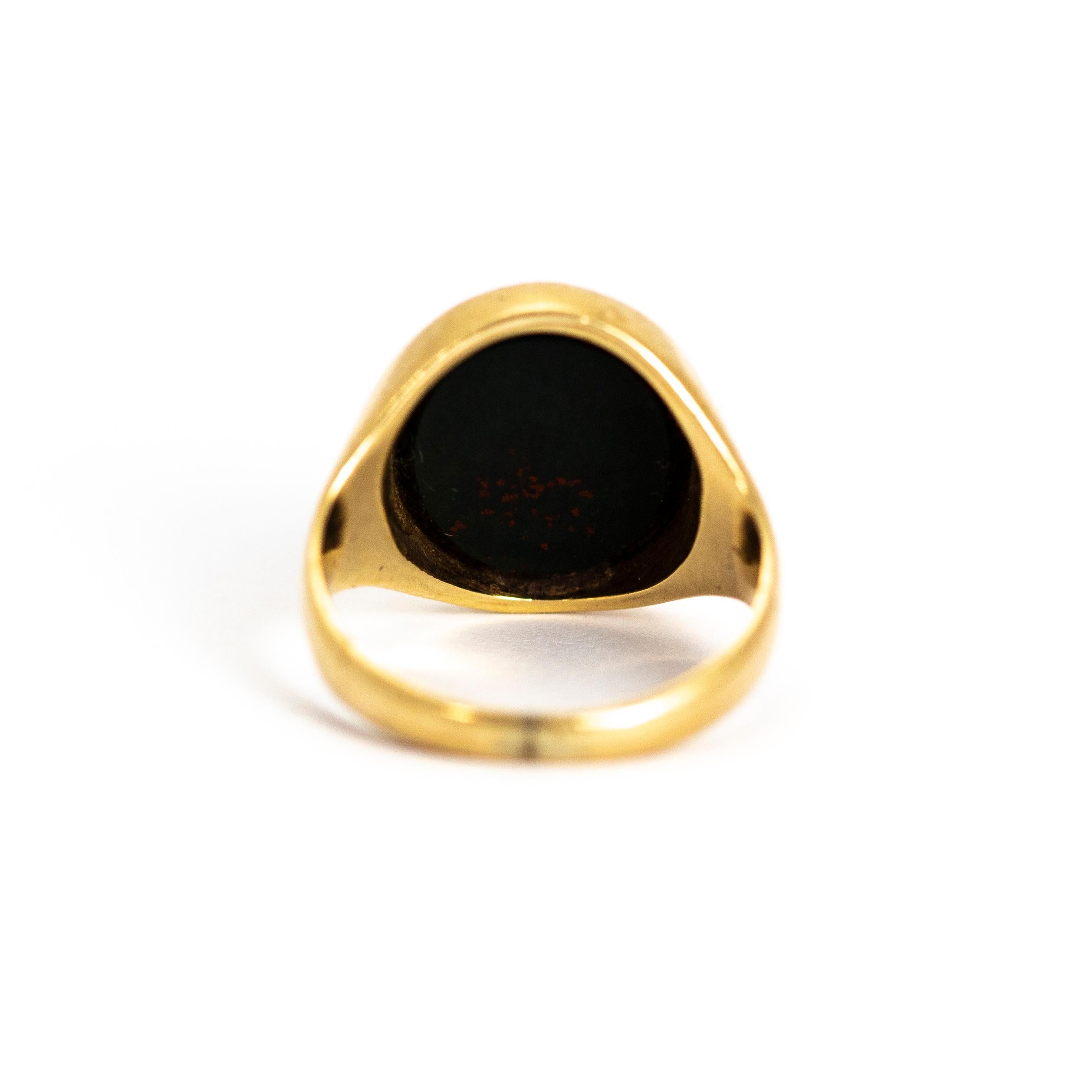 Vintage Bloodstone 9 Carat Gold Signet Ring In Good Condition In Chipping Campden, GB