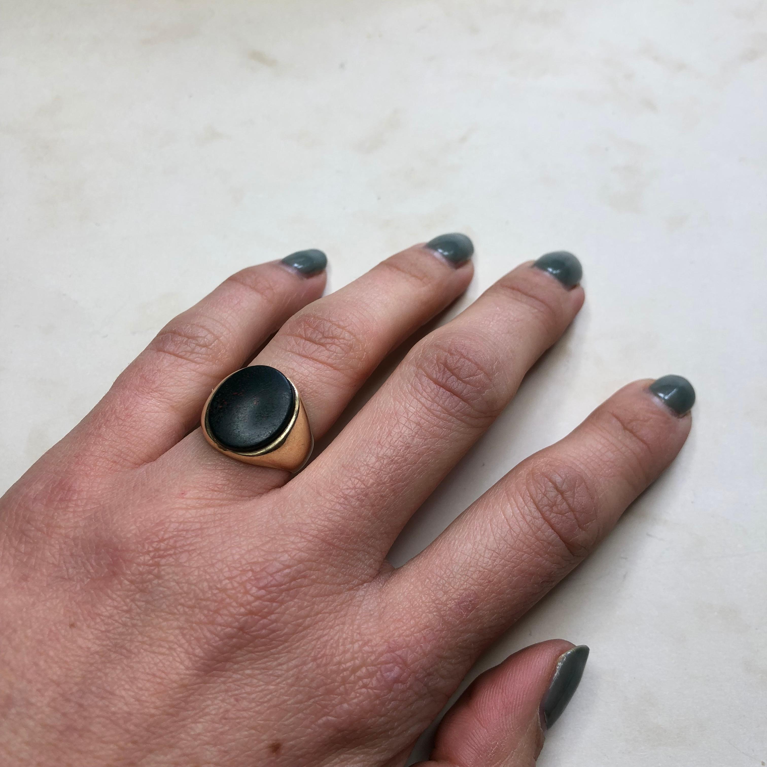 Vintage Bloodstone 9 Carat Gold Signet Ring 3