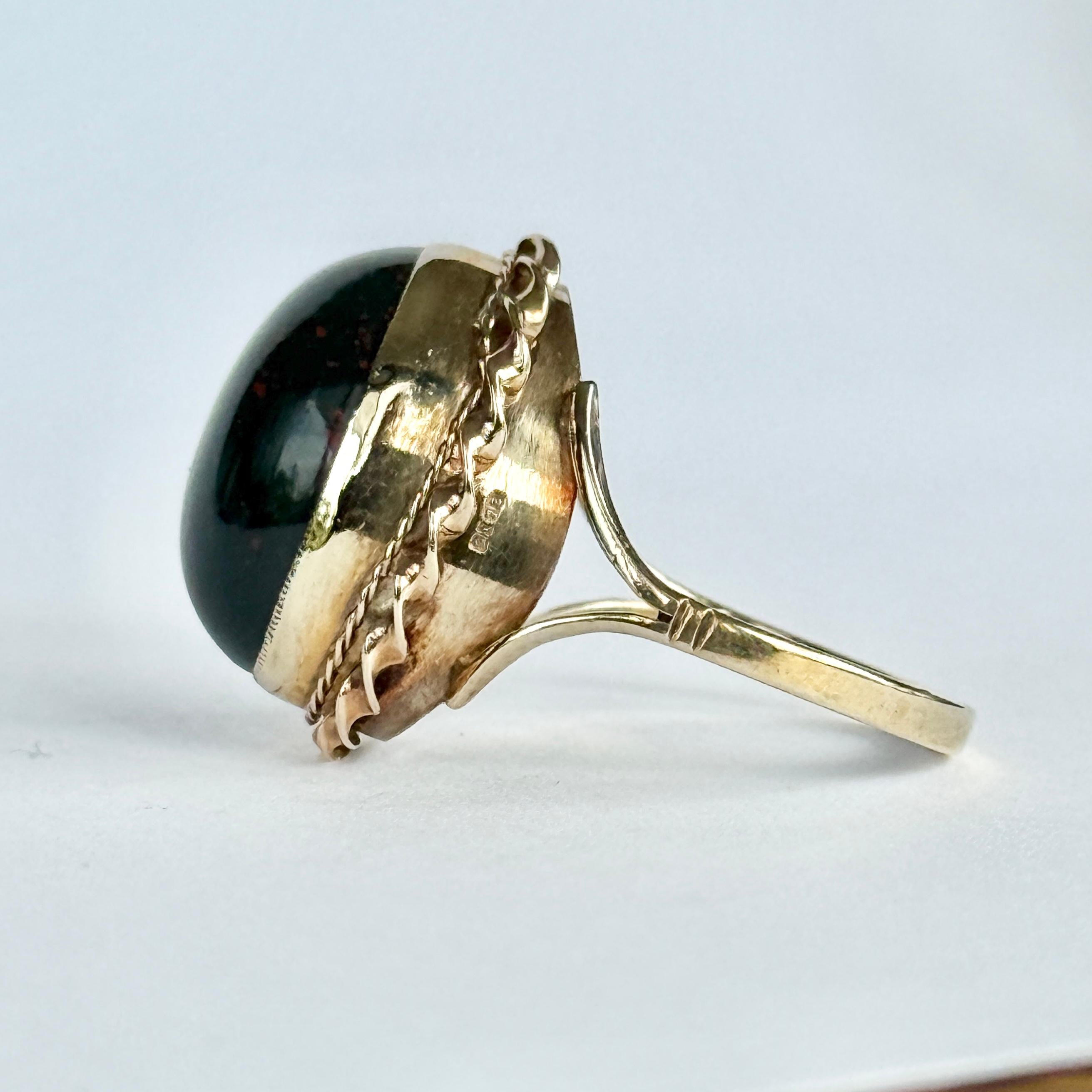 De las mujeres Anillo vintage de piedra de sangre y oro de 9 quilates en venta