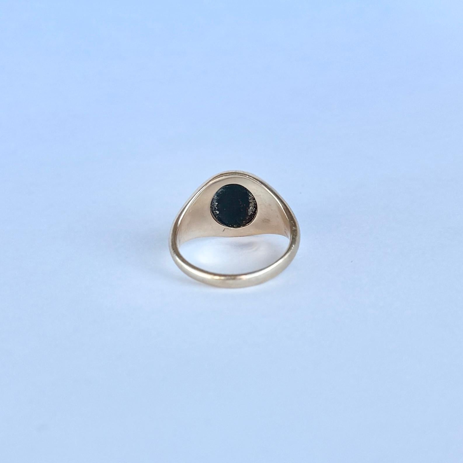 Vintage Bloodstone and 9 Carat Gold Signet Ring In Good Condition For Sale In Chipping Campden, GB